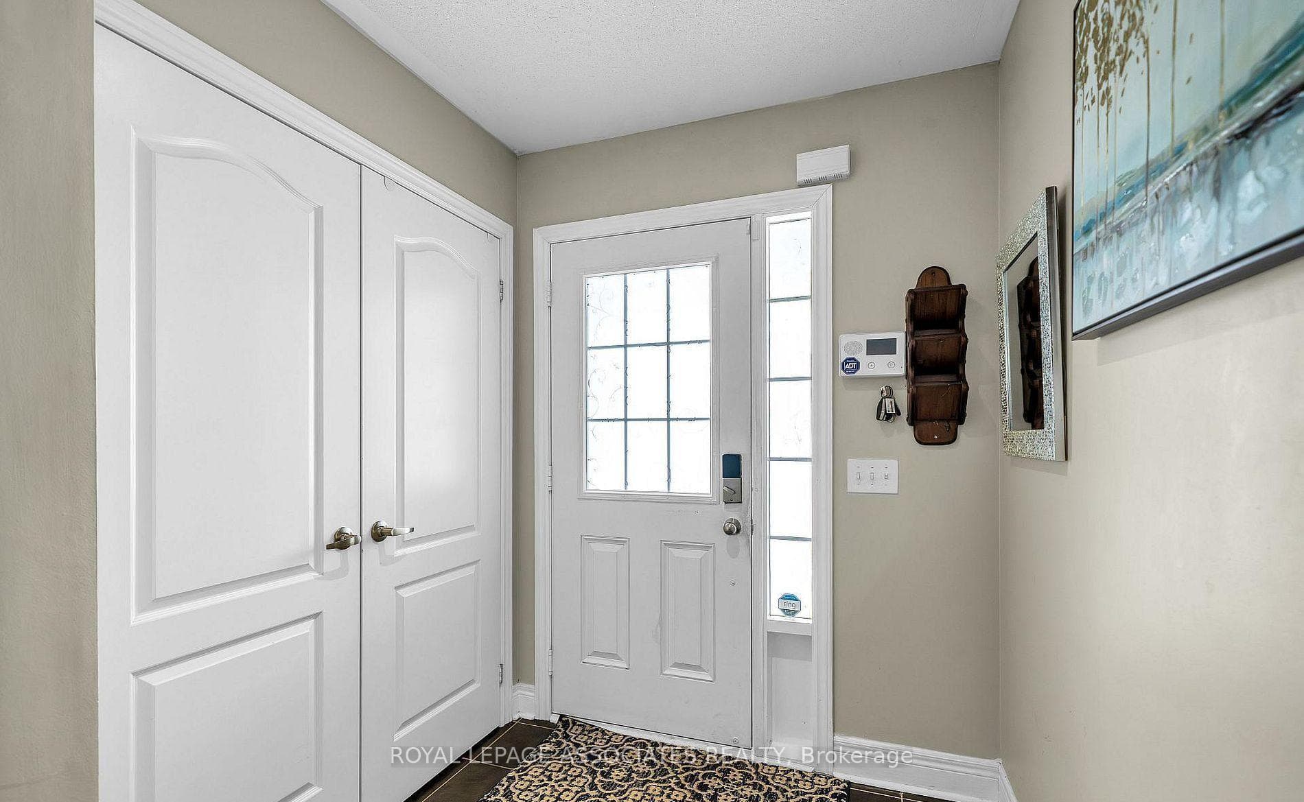 164 Dewell Crescent photo 3
