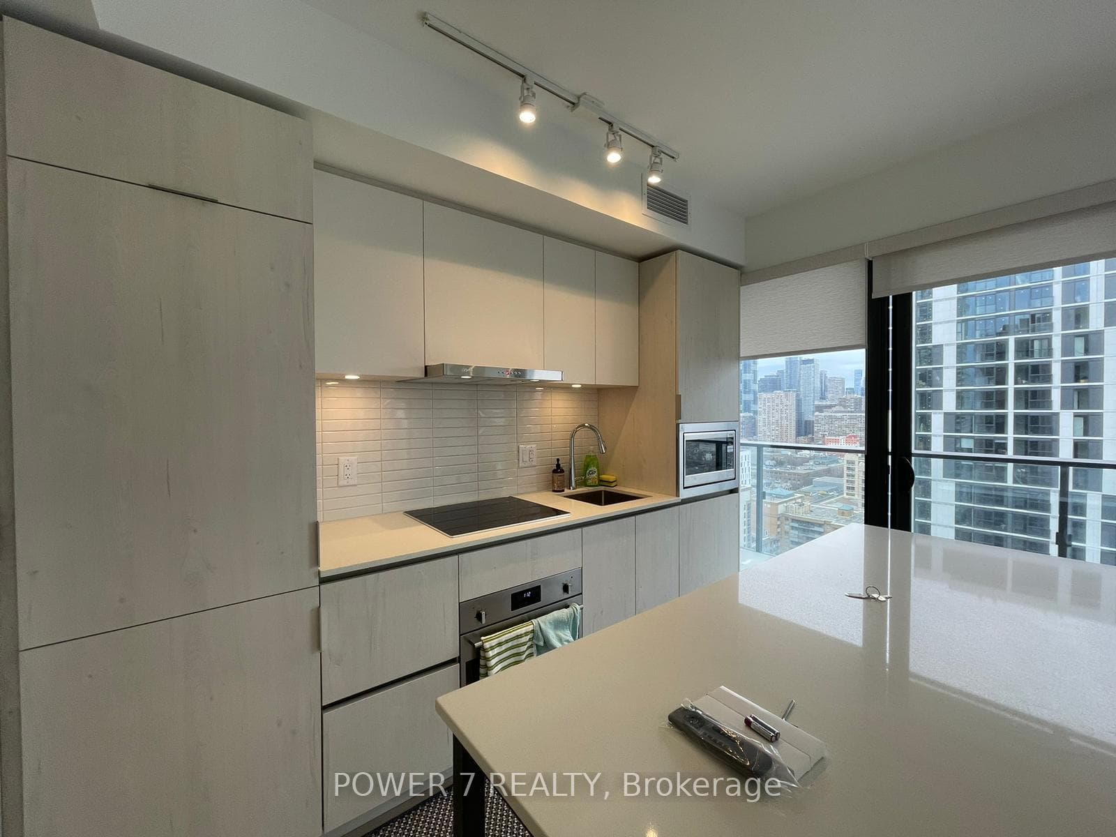 47 Mutual Street Unit 2705 photo 6