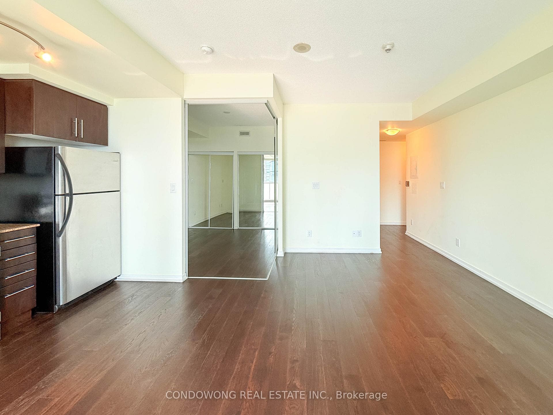 55 Bremner Boulevard Unit 2611 photo 2