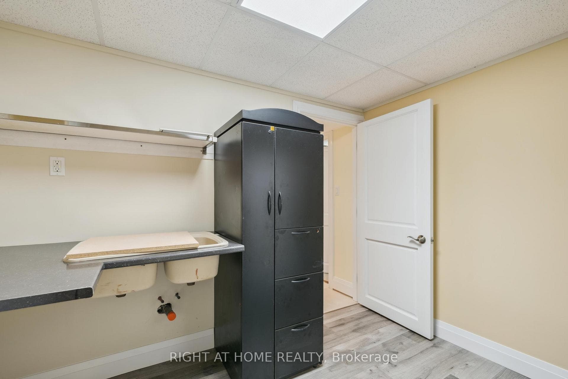 714 Gummow Court photo 35