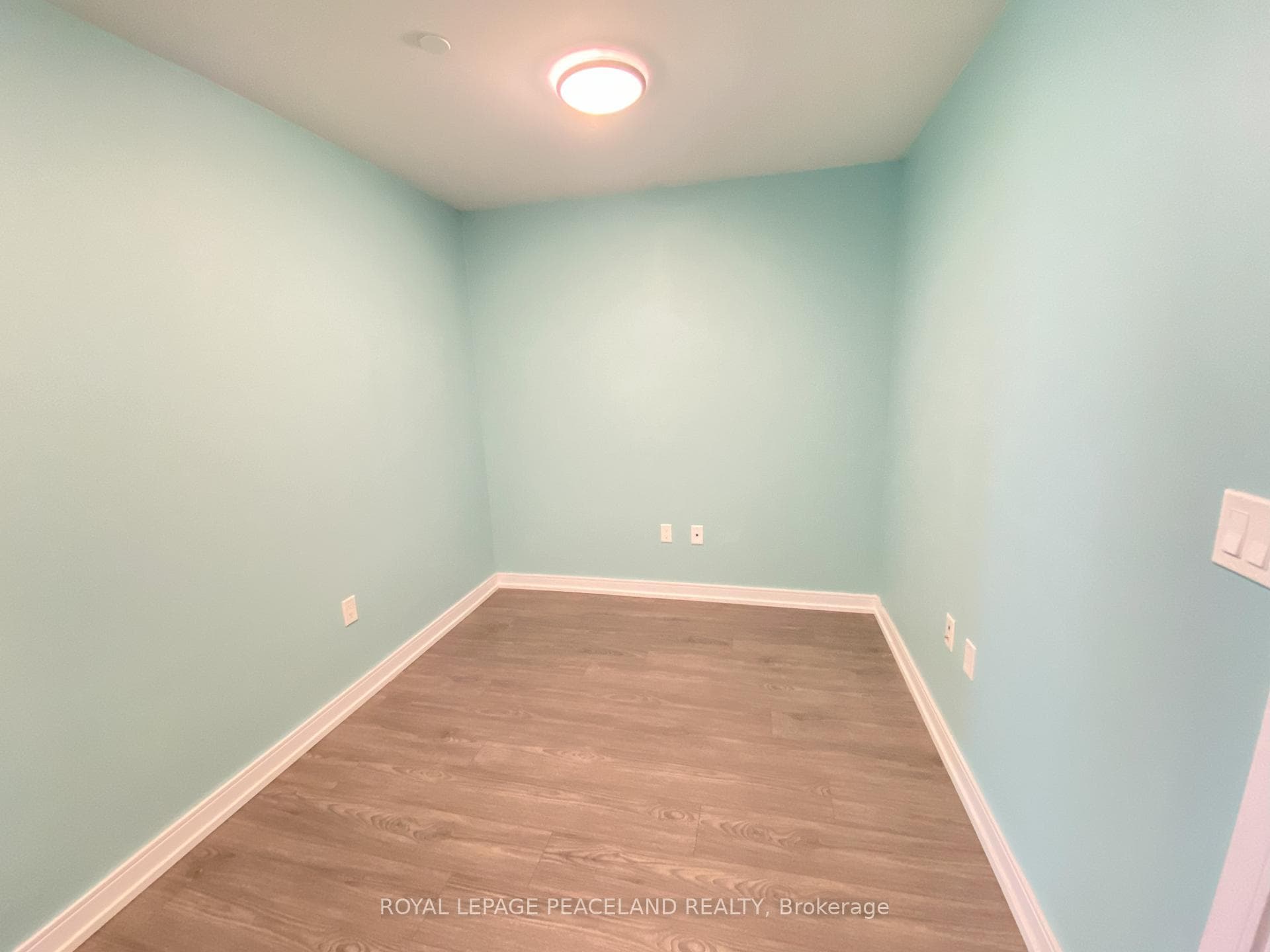 225 Village Green Square Unit 410 photo 6