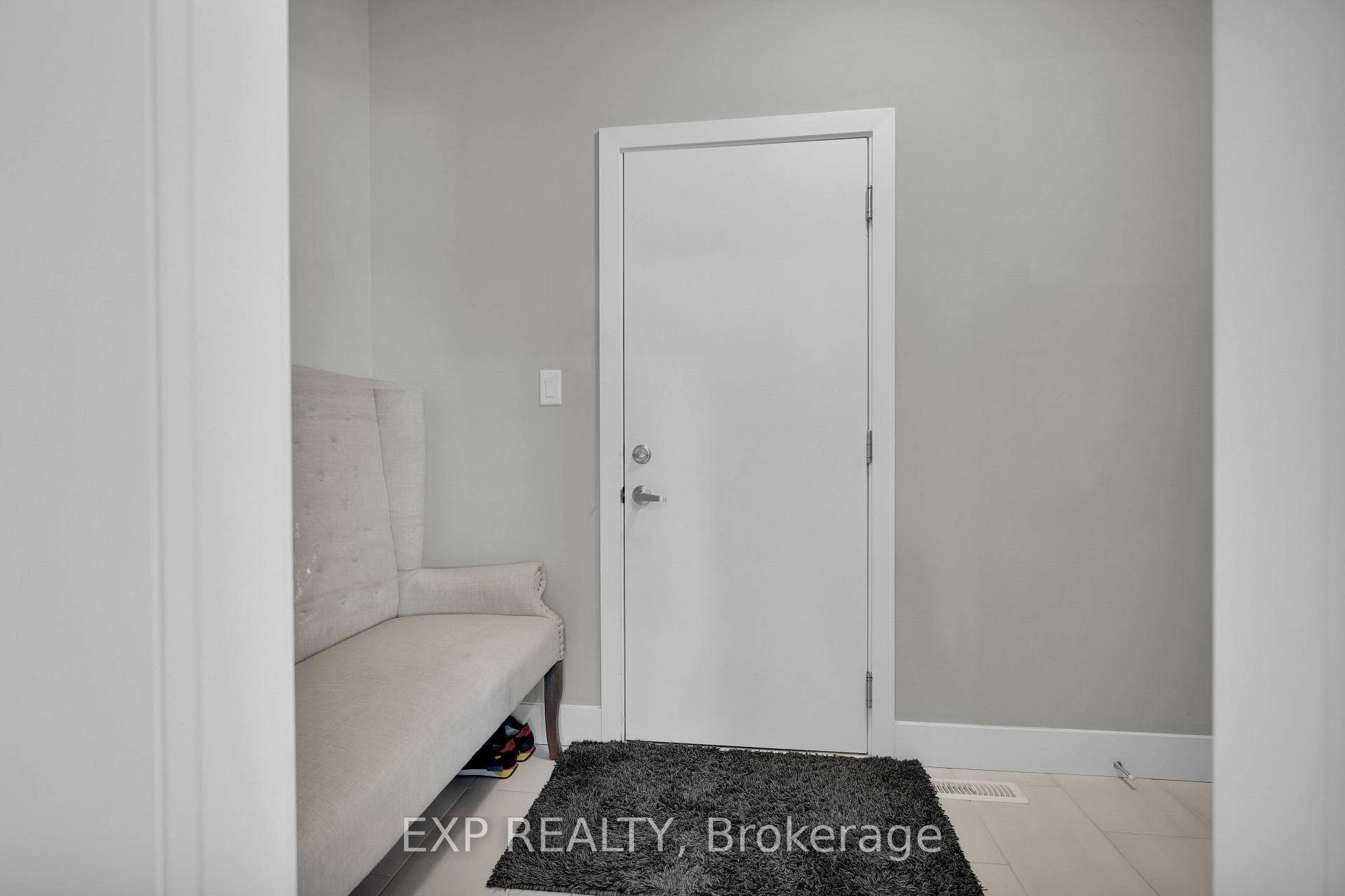 349 Edgevalley Road photo 20