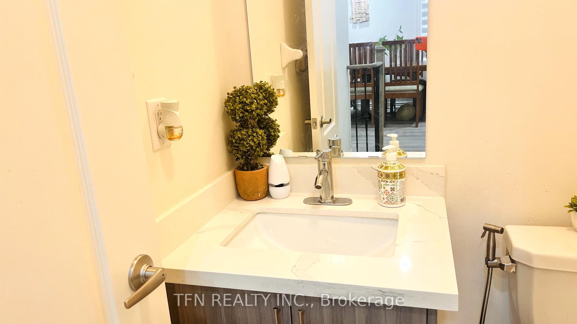 238 Skinner Road photo 11