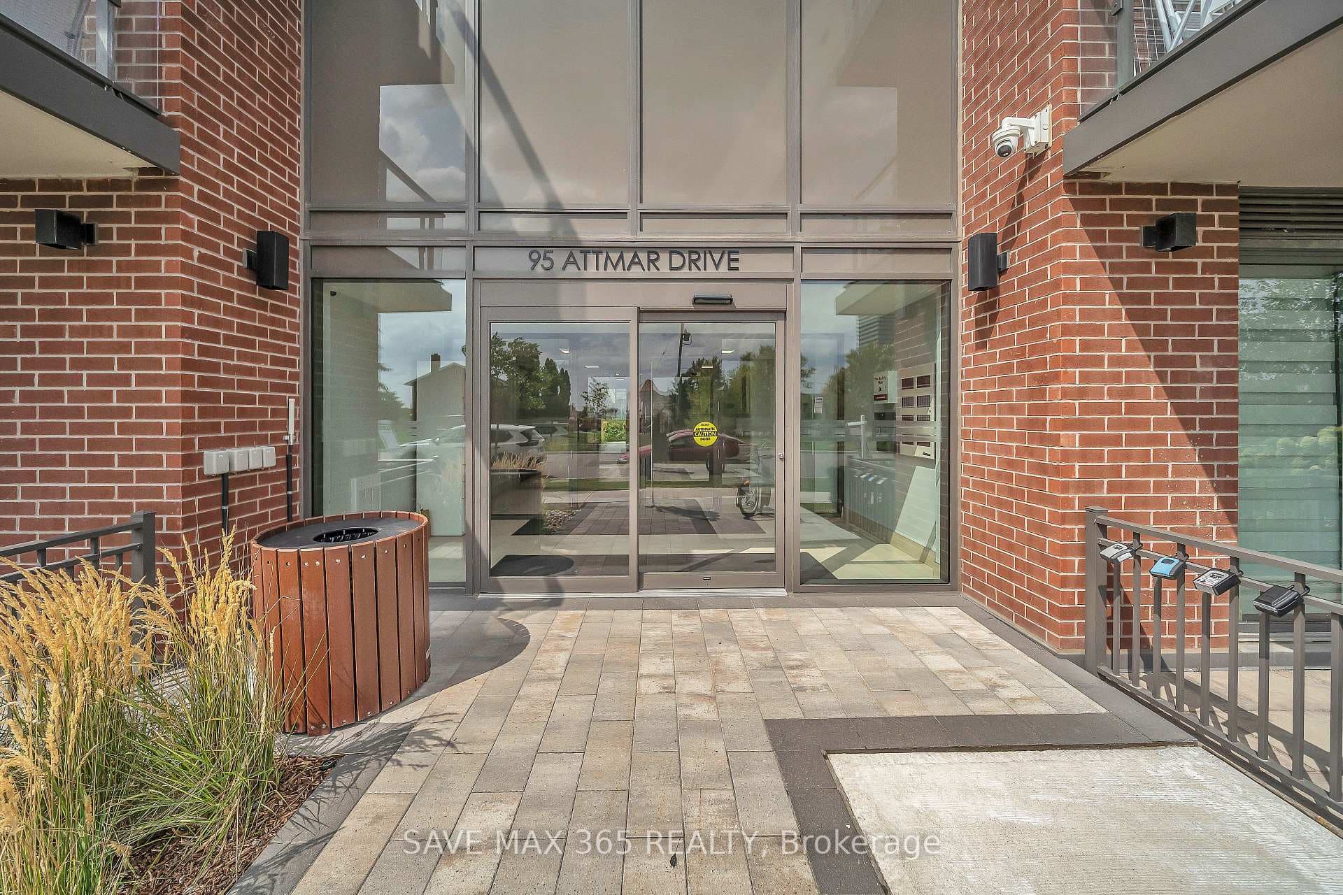 95 Attmar Drive Unit 121 photo 4