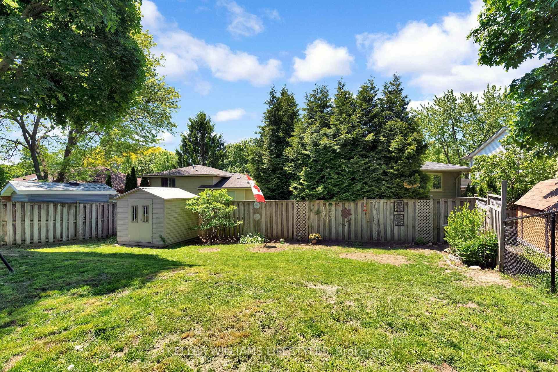 115 Acorn Crescent photo 37