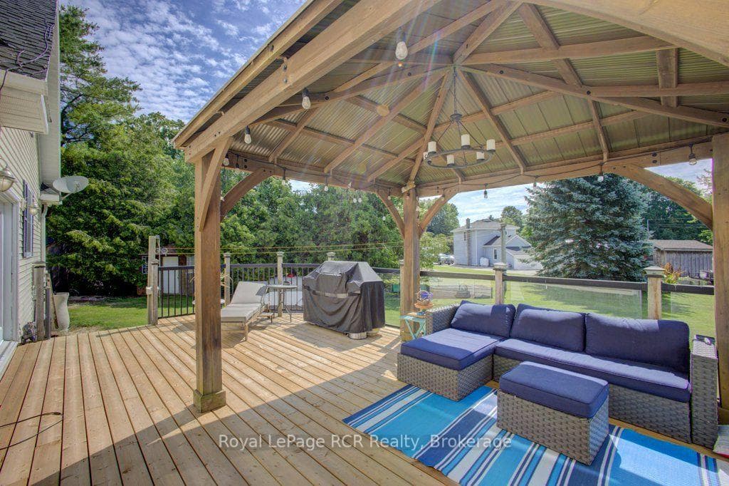2020 John Street photo 40