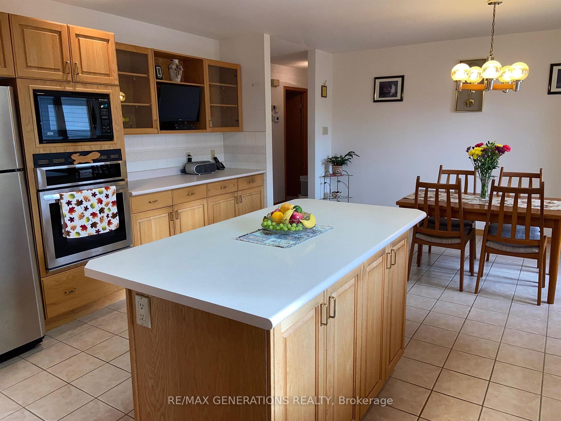 340 Wade Crescent photo 6