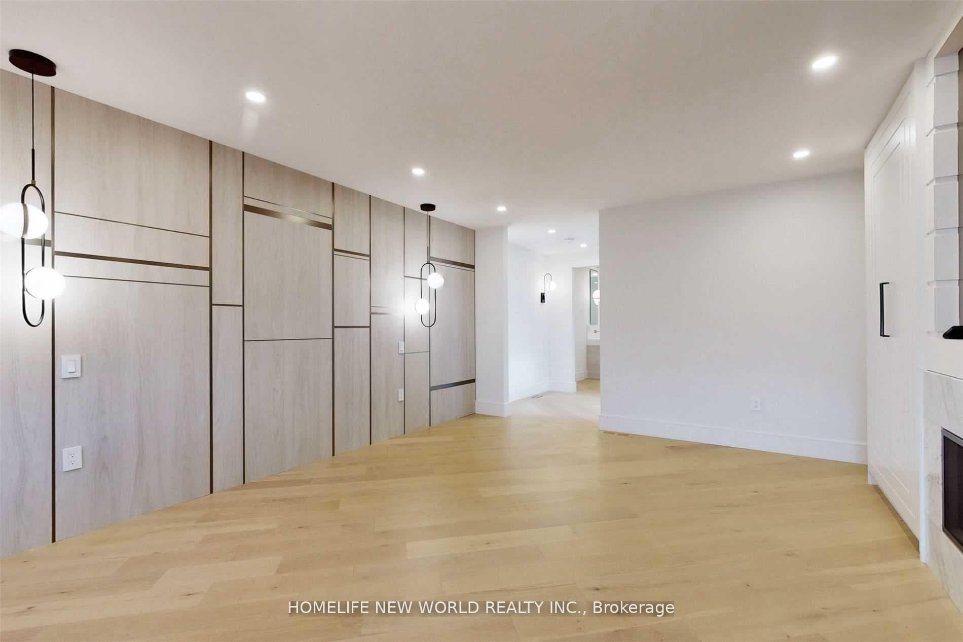 725 Gardner Avenue photo 22