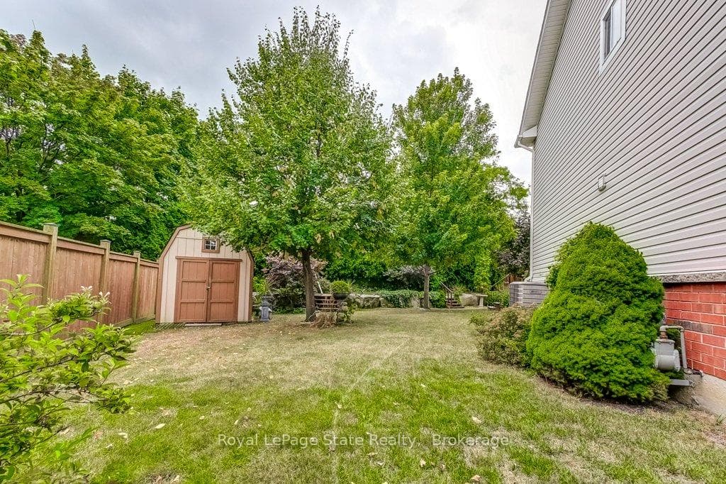 25 Golden Iris Crescent photo 29
