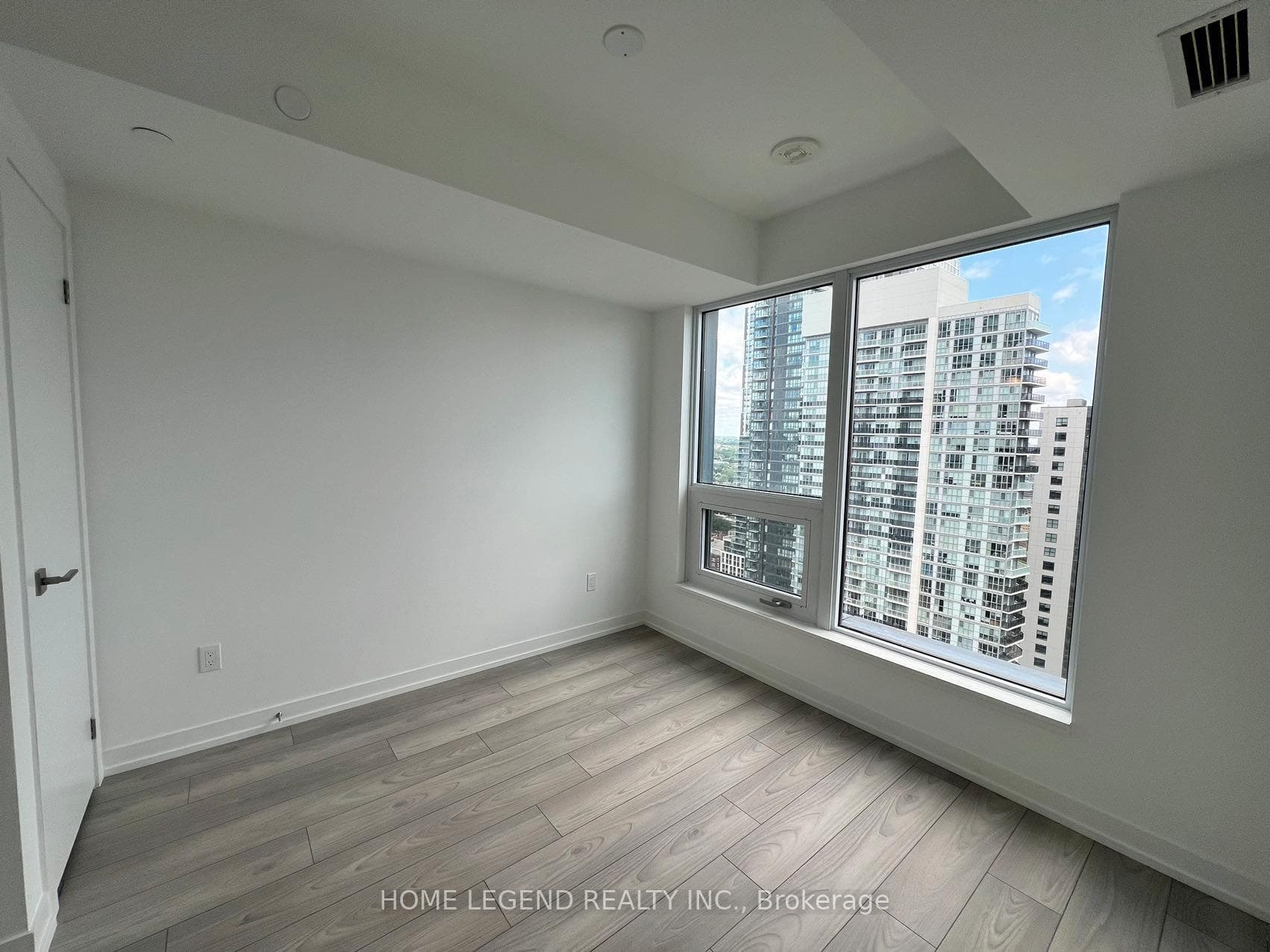 82 Dalhousie Street Unit 3202 photo 7