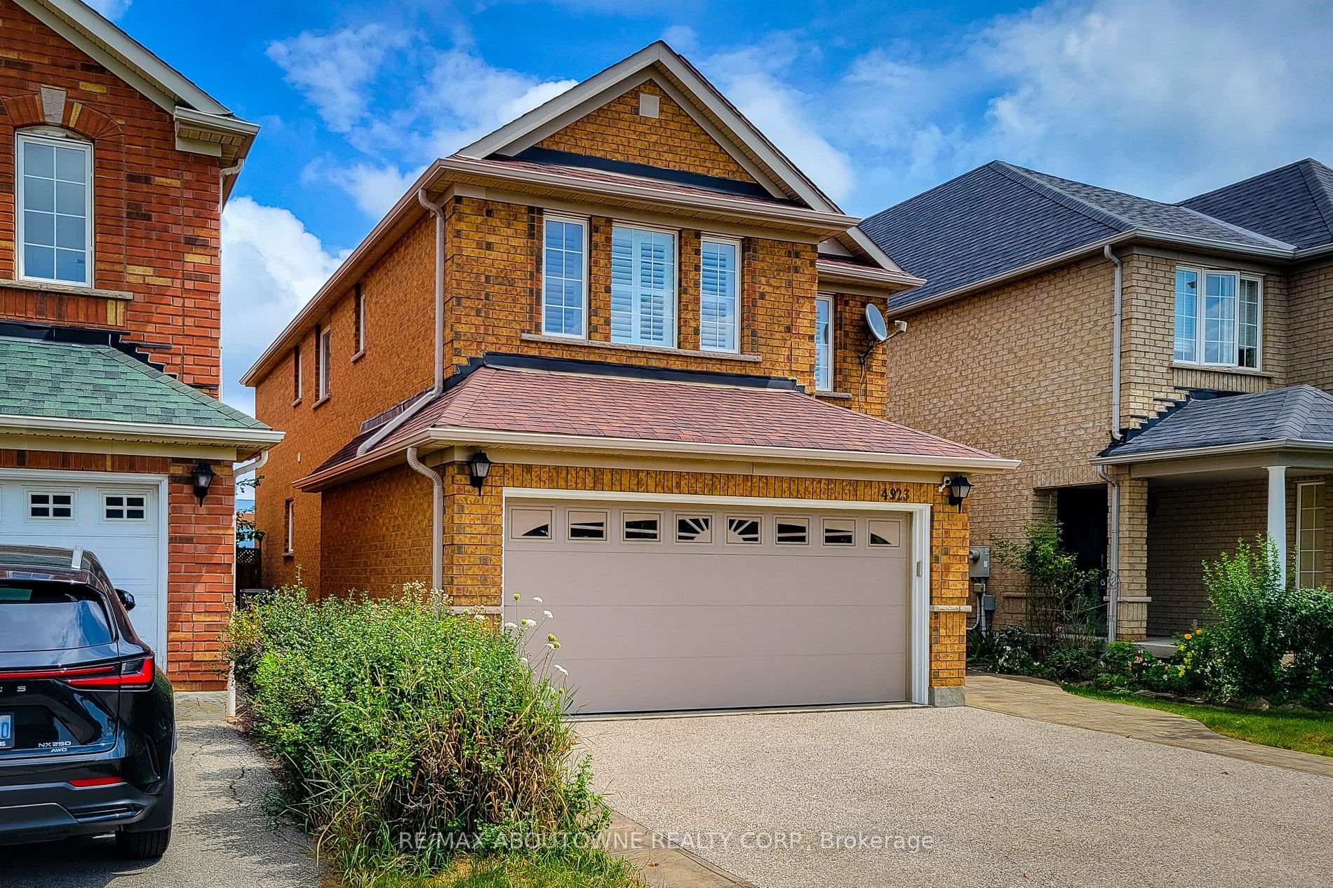 4923 Sebastian Drive photo 3