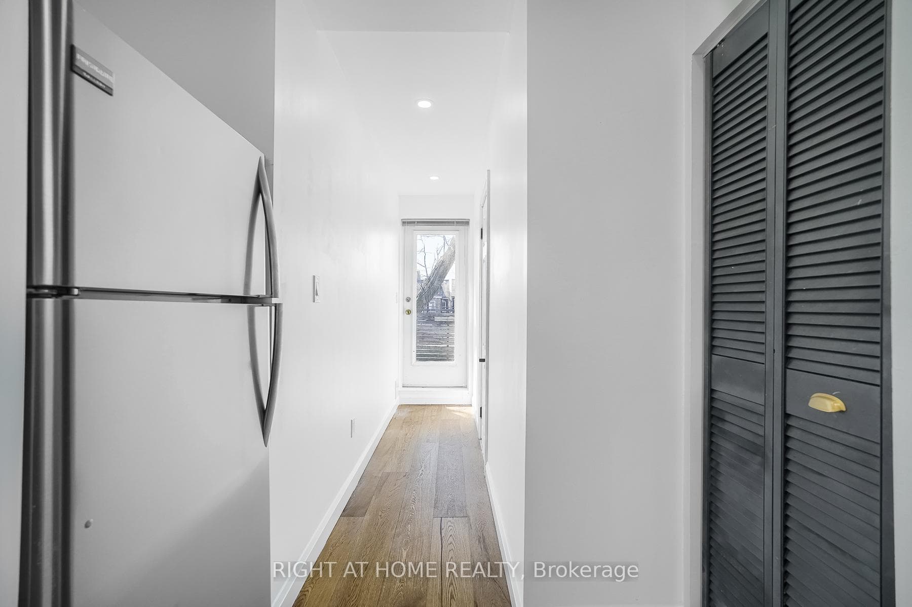 162 Bartlett Avenue photo 12