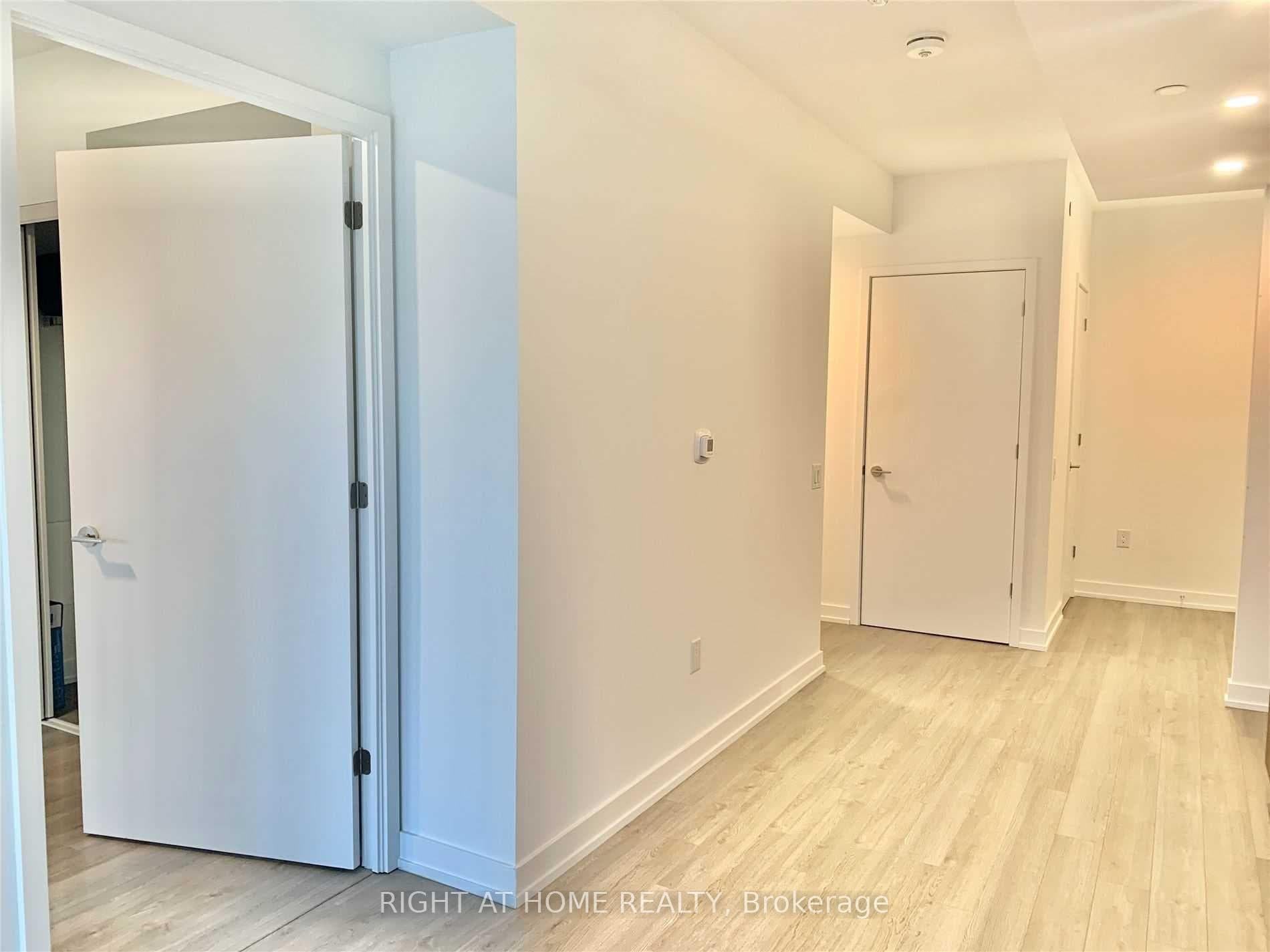 39 Roehampton Avenue Unit 1701 photo 9