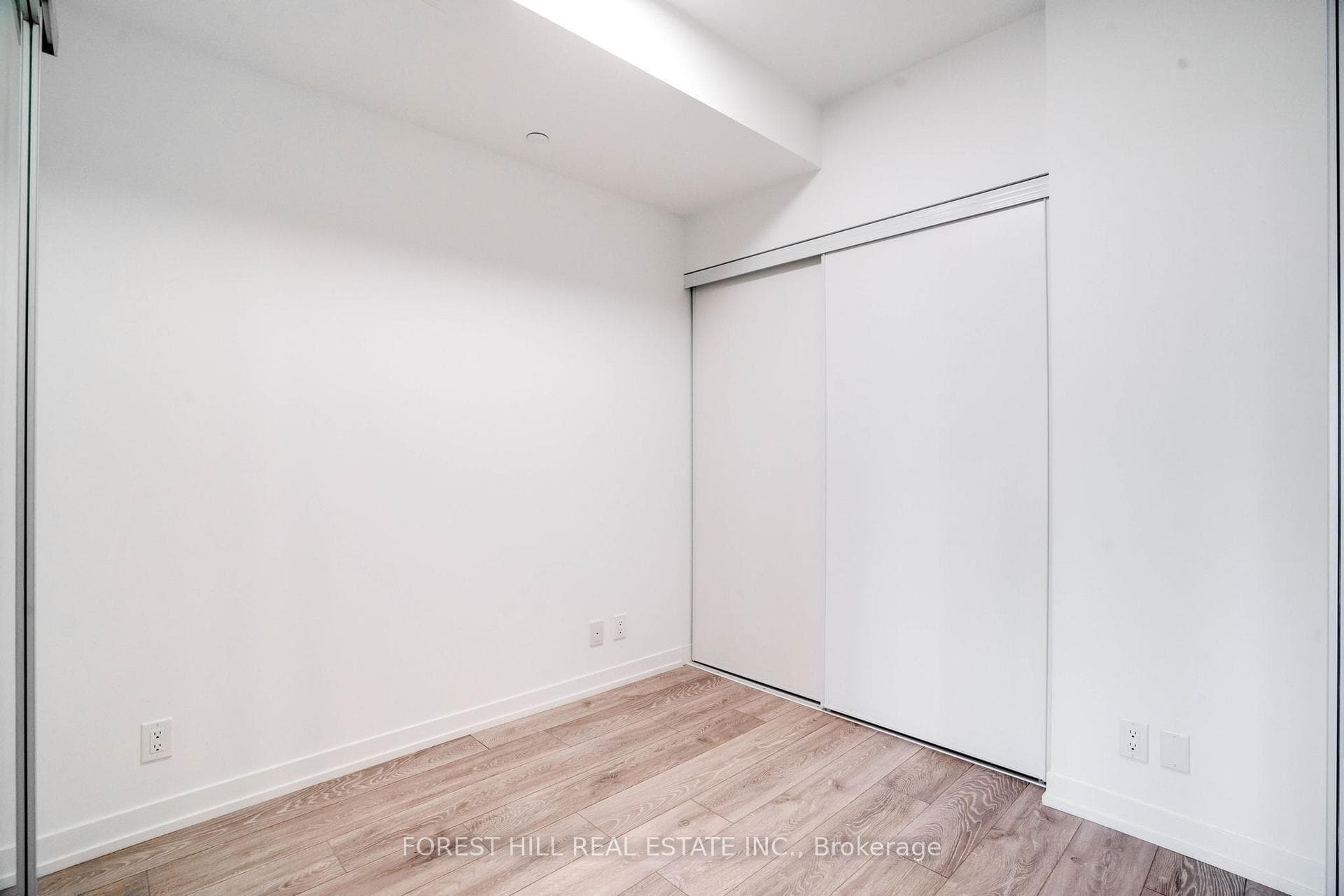 2020 Bathurst Street Unit 1502 photo 9