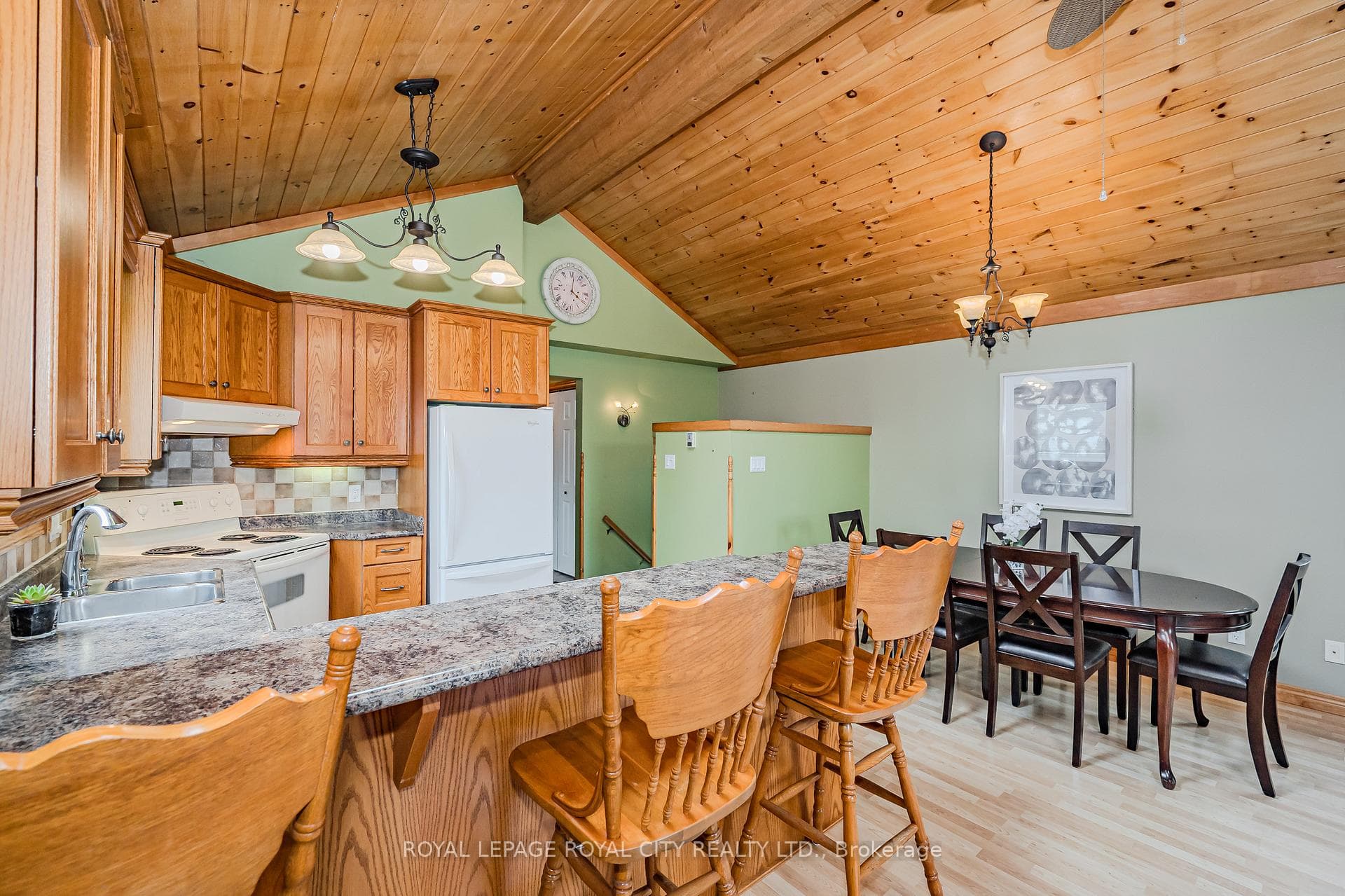 72 Essex Street photo 9