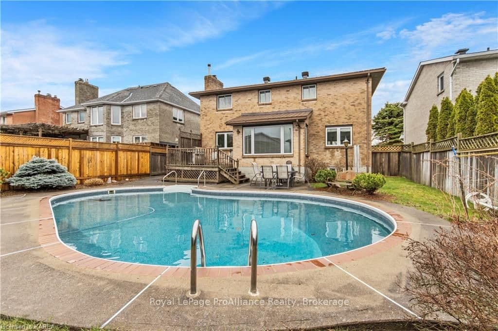 943 NEWHALL Drive photo 38