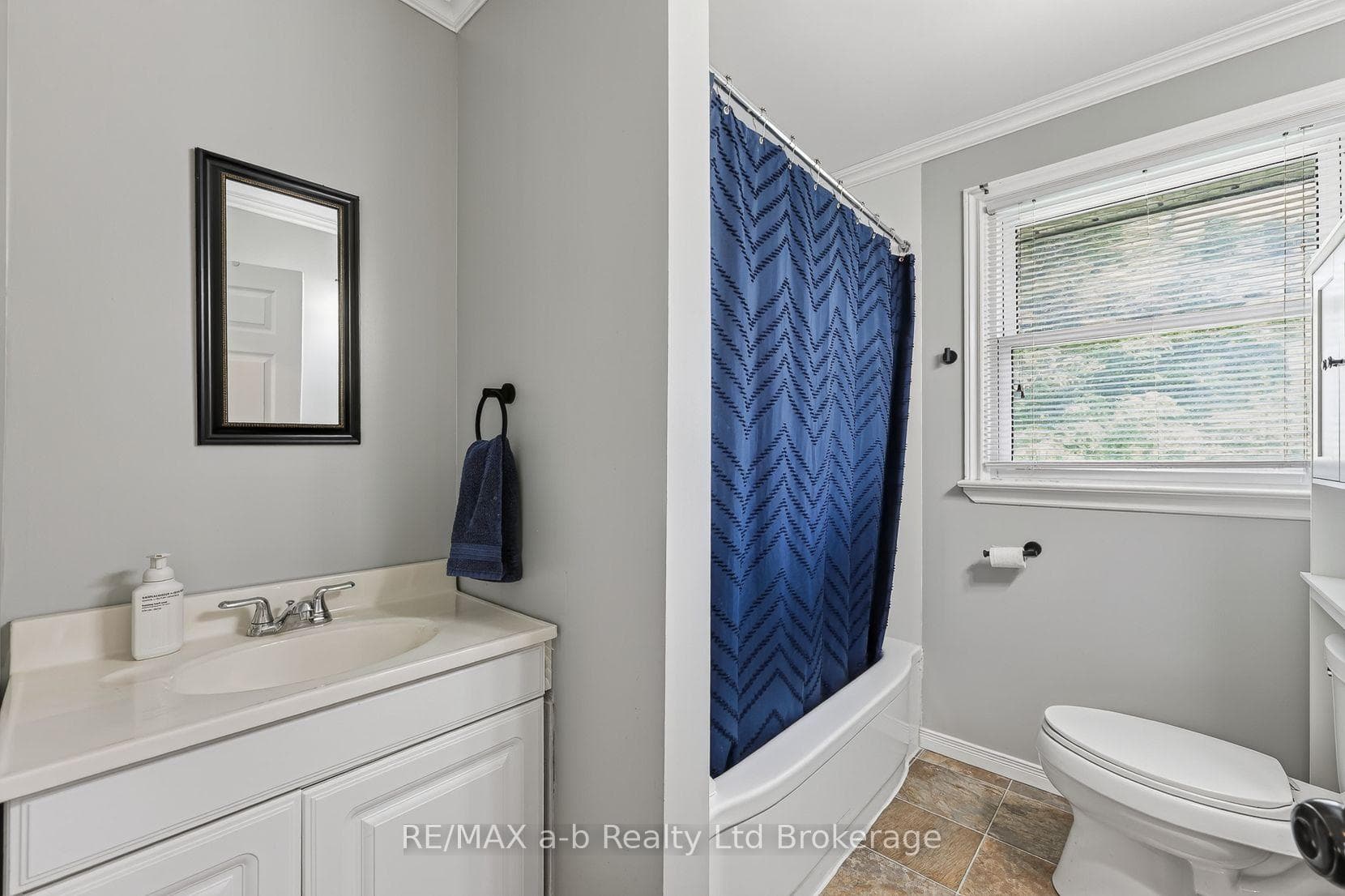 584112 BEACHVILLE Road photo 30