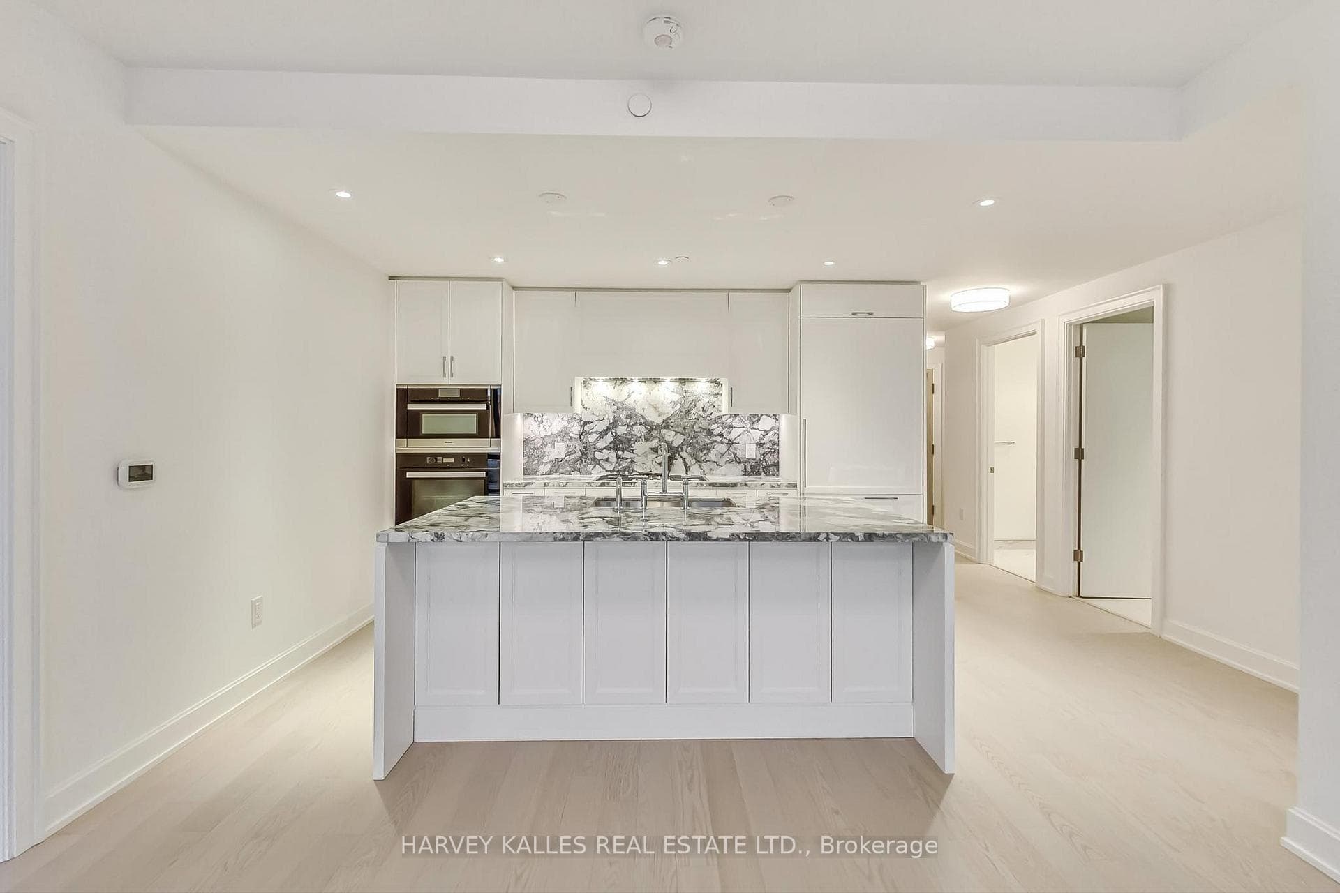 2781 Yonge Street Unit 511 photo 19