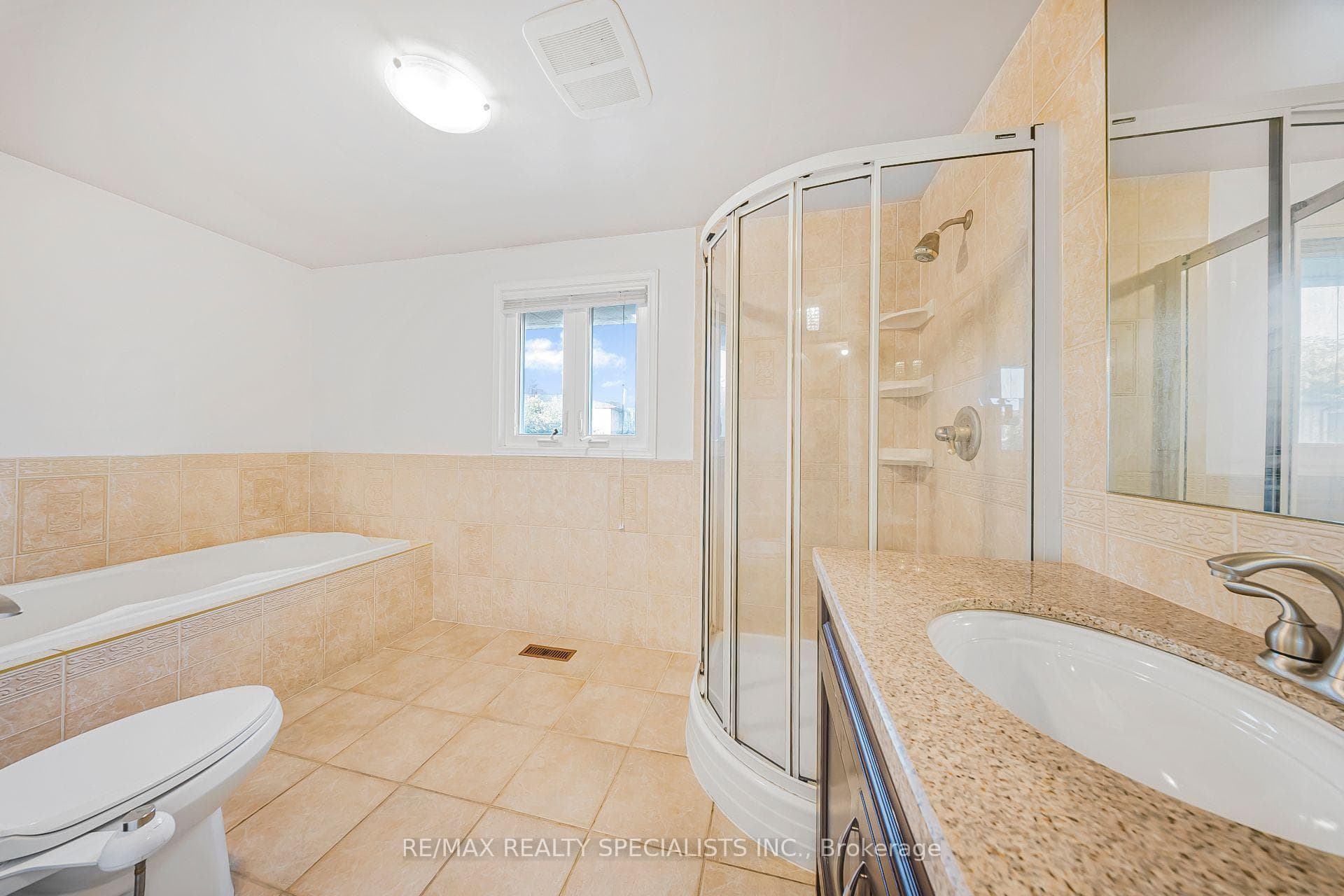 24 Whitmore Court photo 18