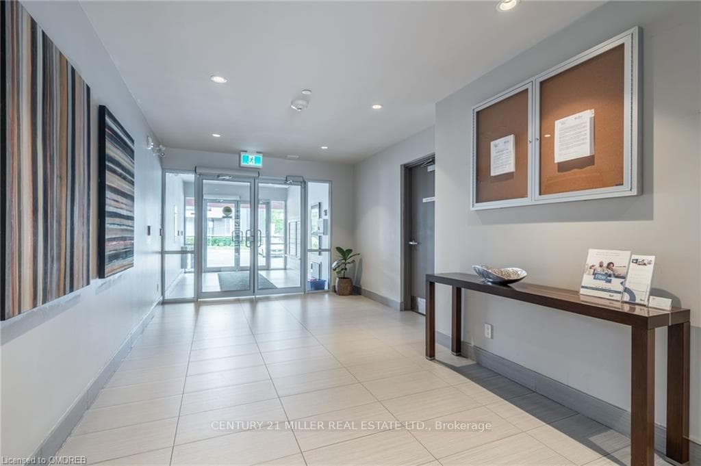 3028 Creekshore Common N/A Unit 305 photo 4