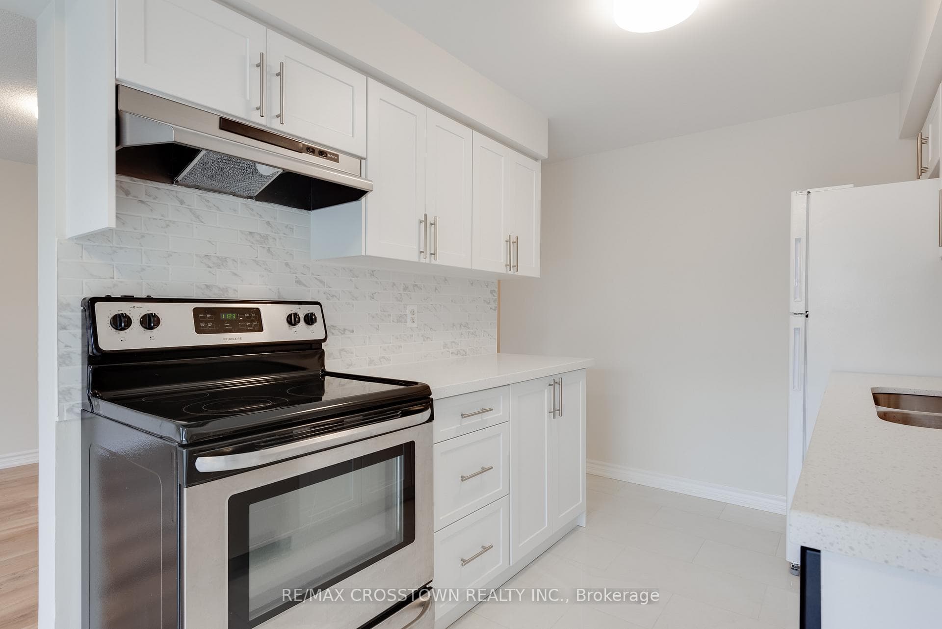 57 Lee Crescent photo 13
