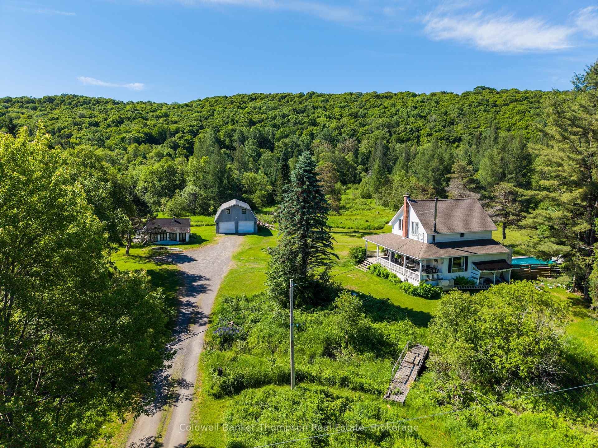 421 Lindgren Road photo 2