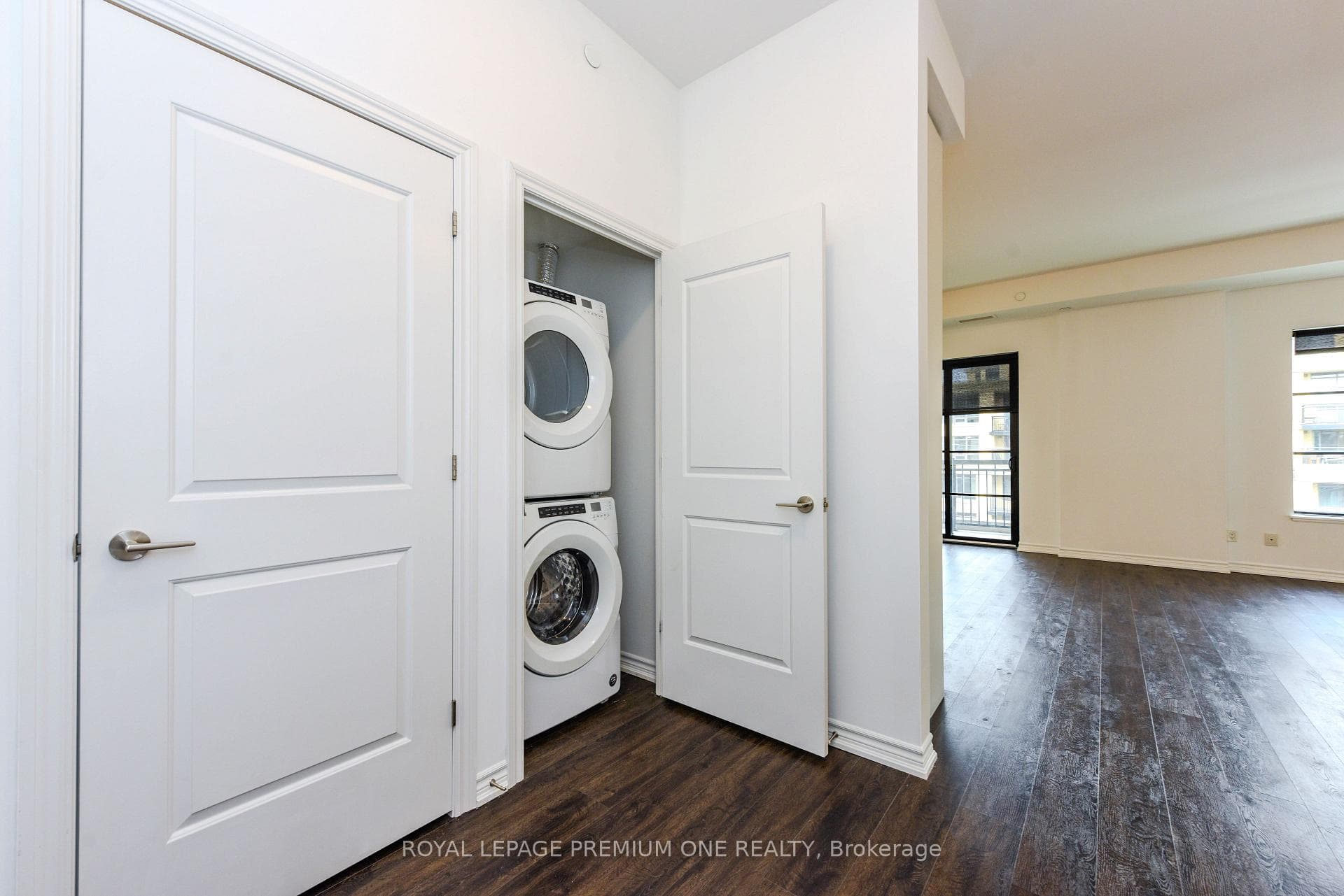571 Prince Edward Drive Unit 512 photo 17