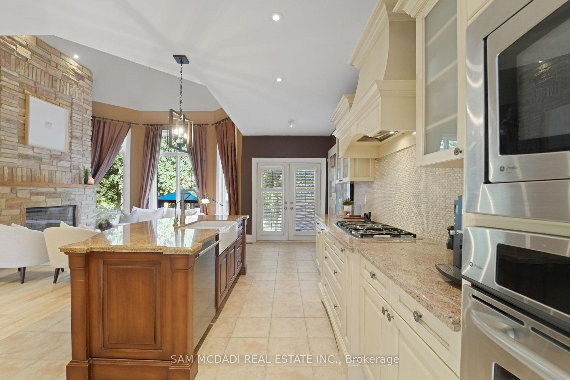 2258 Providence Road photo 13