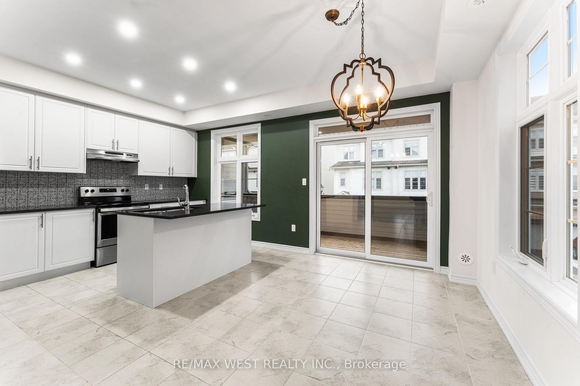 10 Westbury Way photo 13