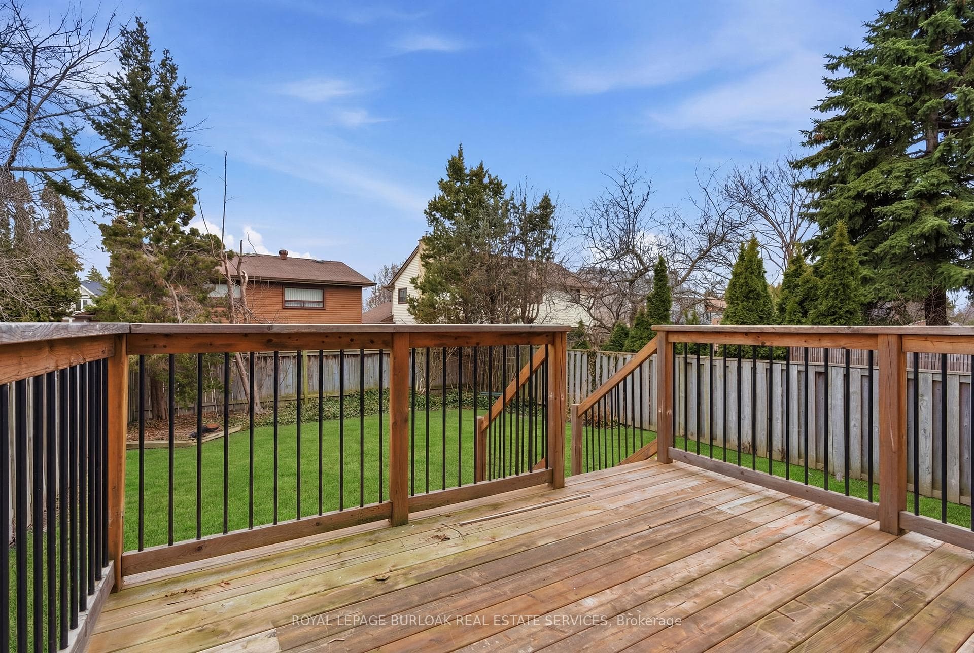 23 Garden Avenue photo 31