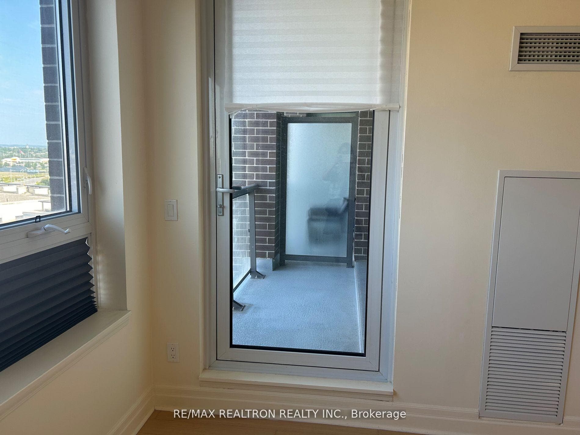 8130 Birchmount Road Unit 813 photo 14