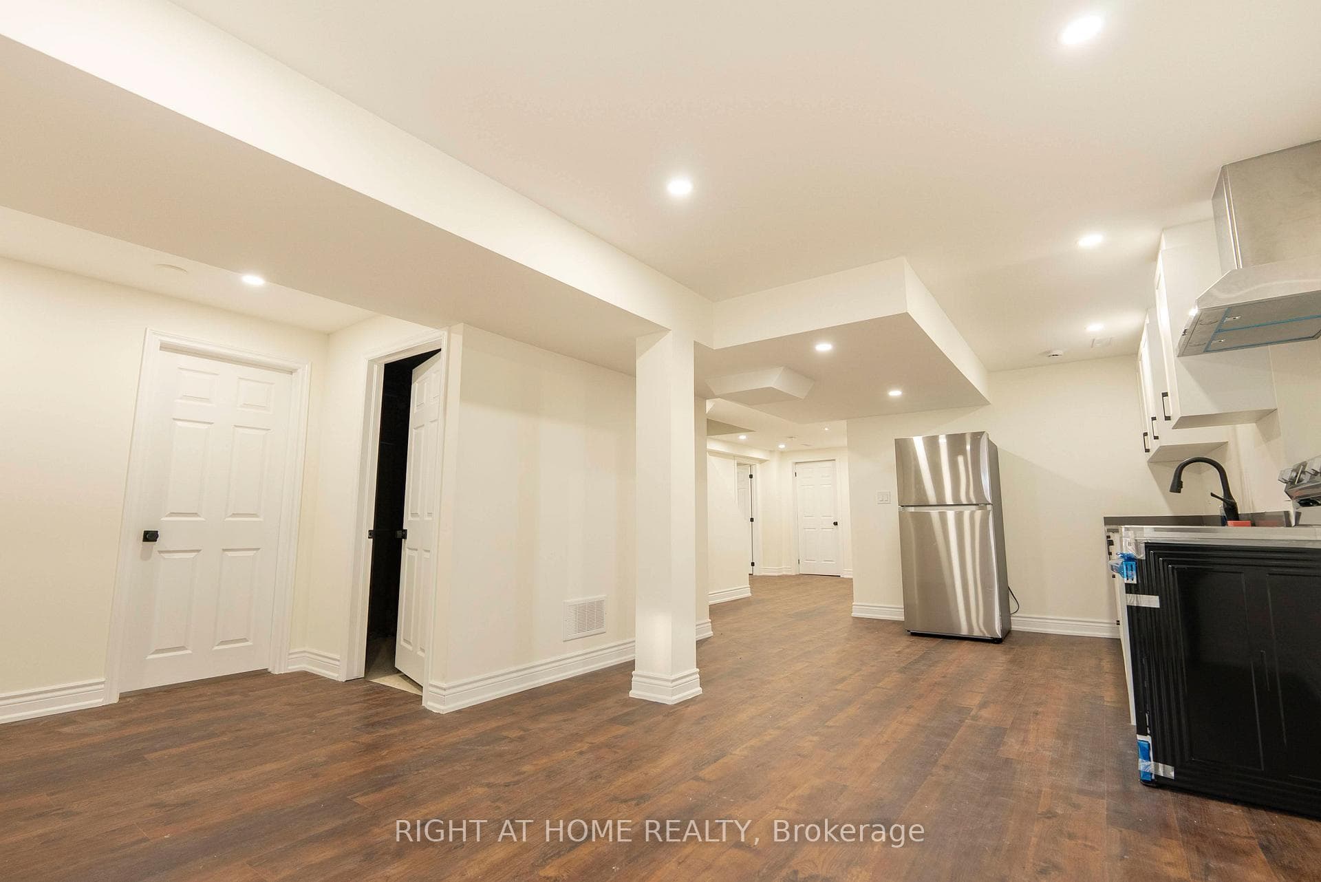154 Bristol Road photo 4