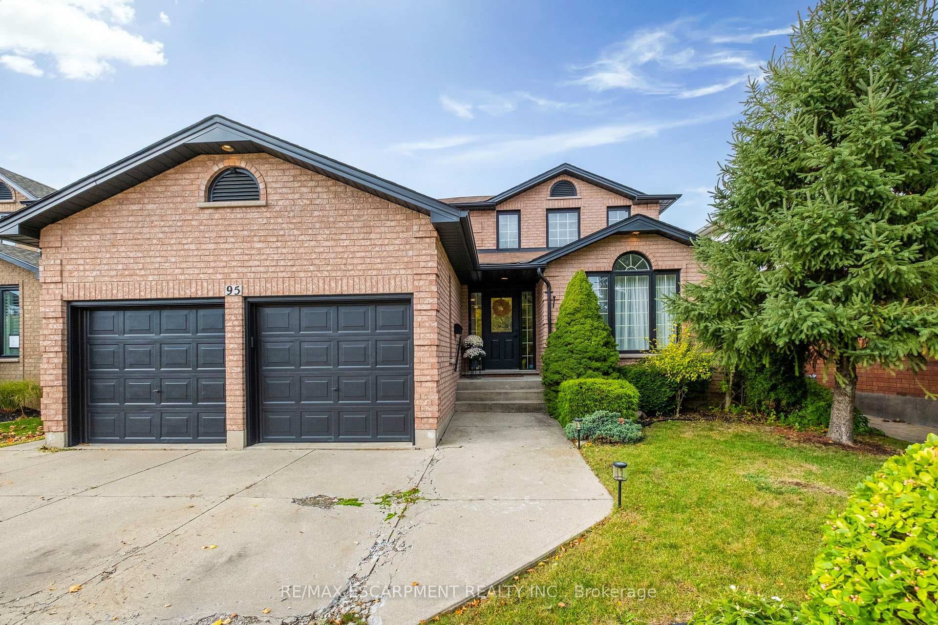 95 Gatestone Drive photo 2