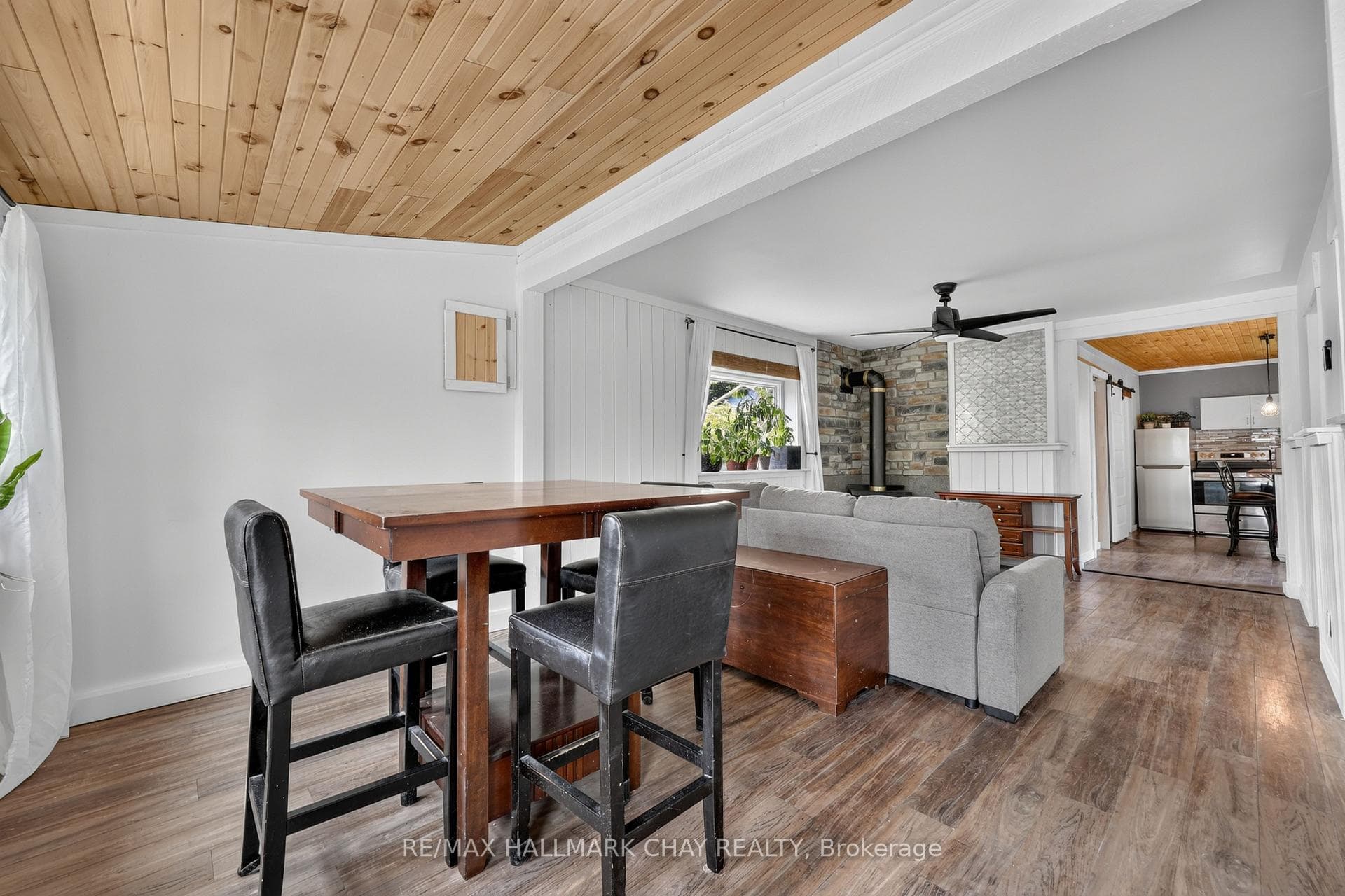 8 Myrtle Avenue photo 4