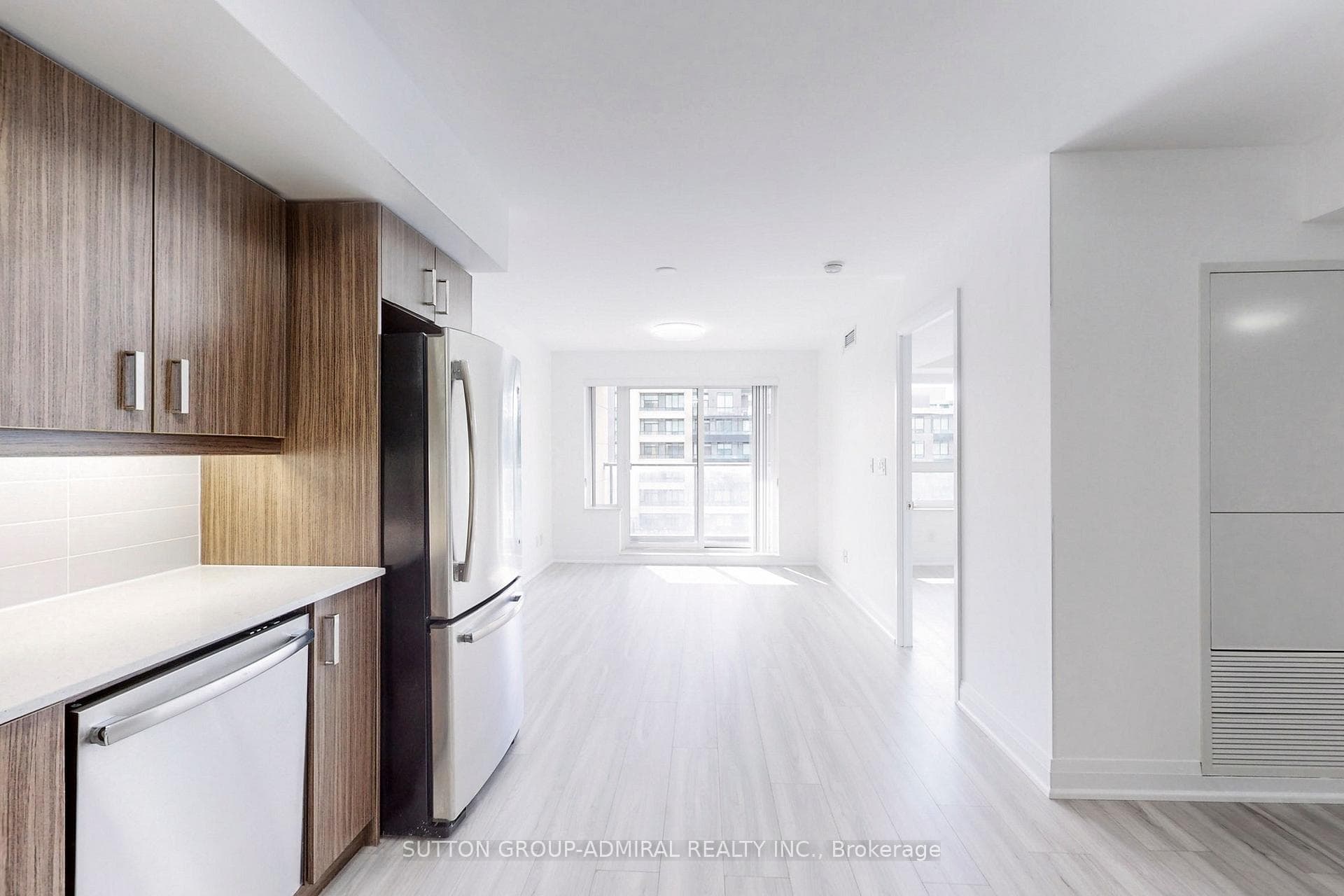 Clean Modern Kitchen