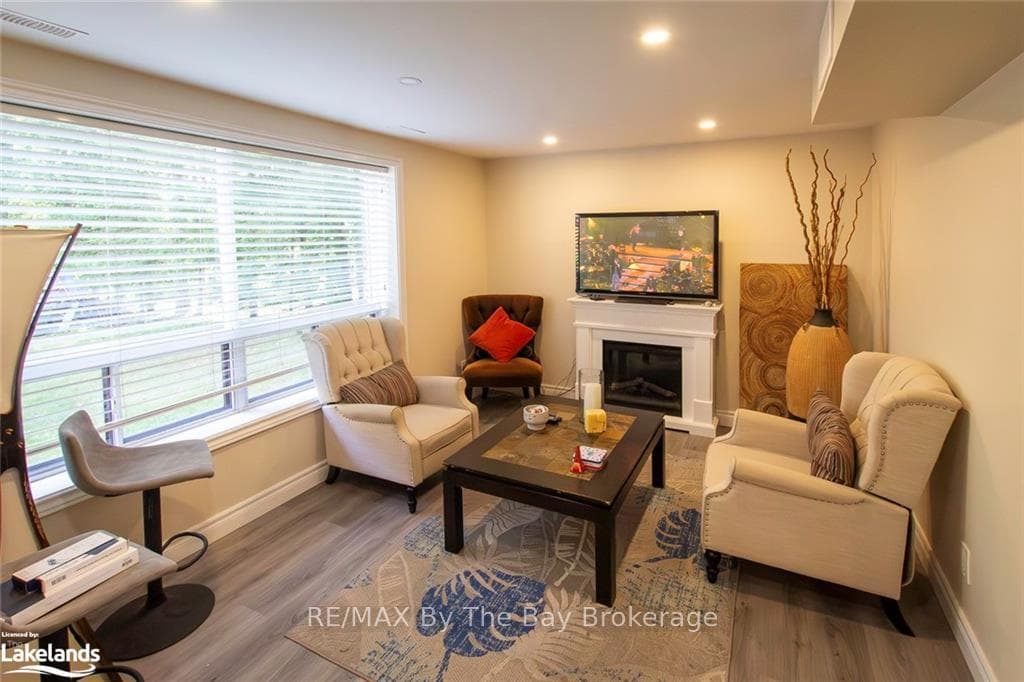 15 FOREST Avenue Unit B photo 12