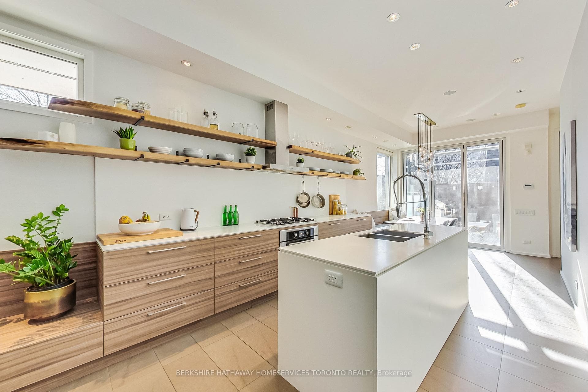56 Lippincott Street Unit 1 photo 4