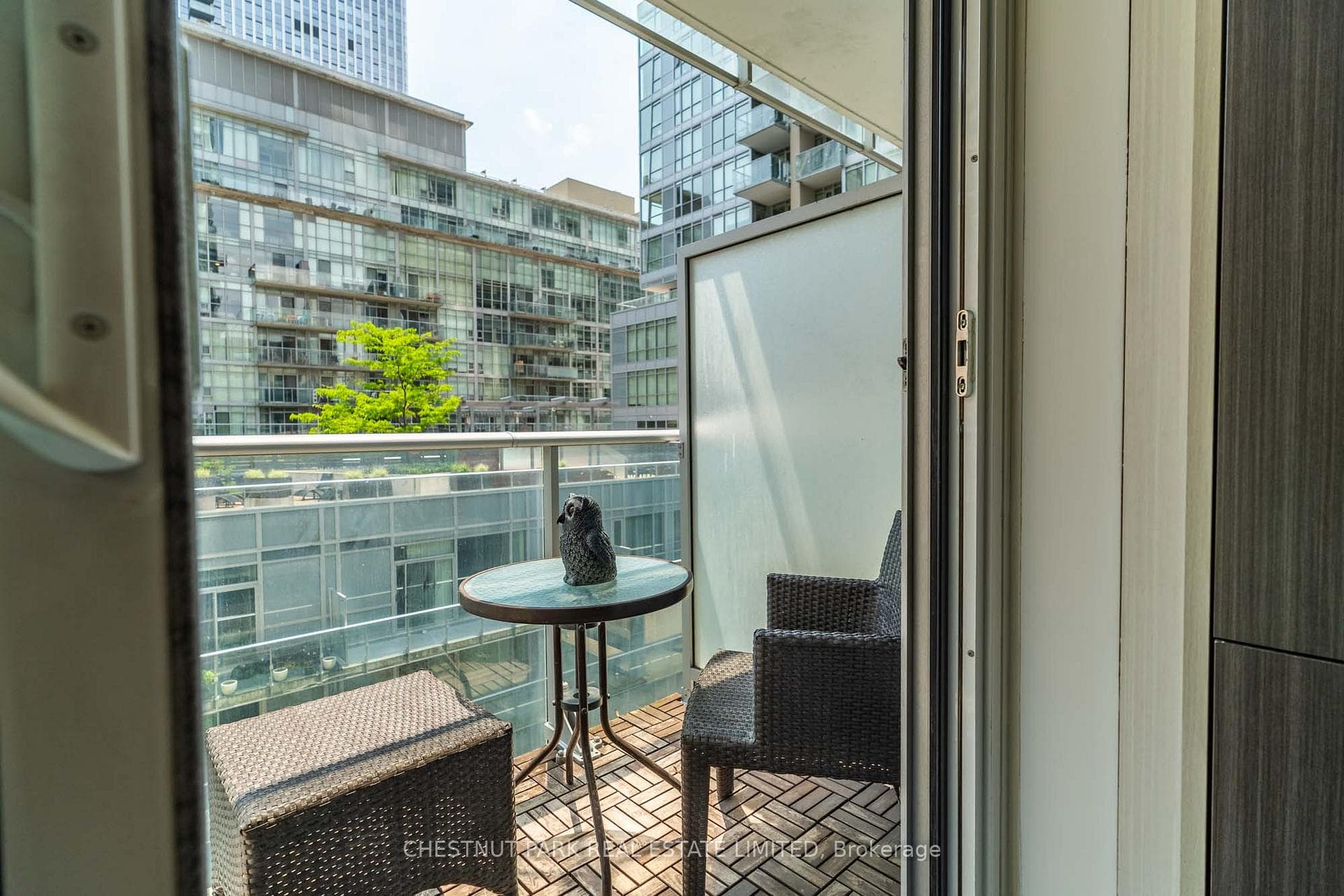 199 Richmond Street Unit 711 photo 8