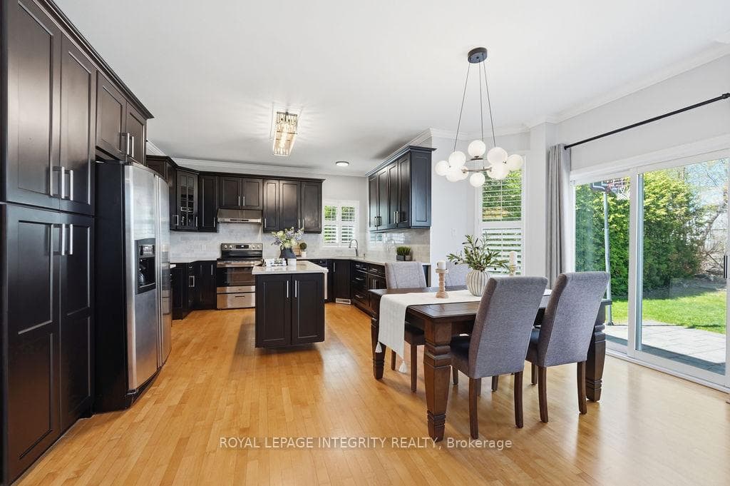185 INSMILL Crescent photo 12