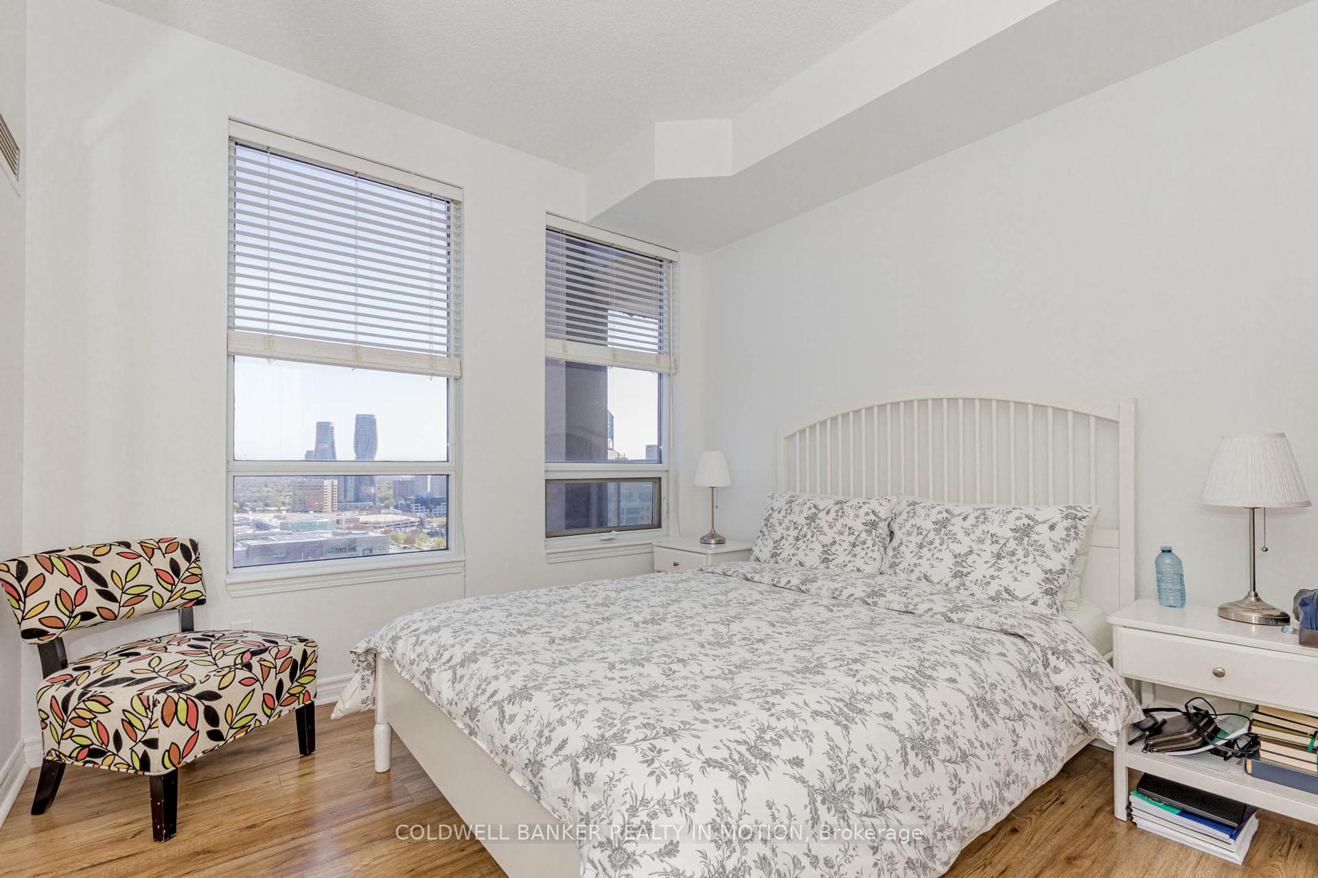388 Prince Of Wales Drive Unit 2008 photo 25