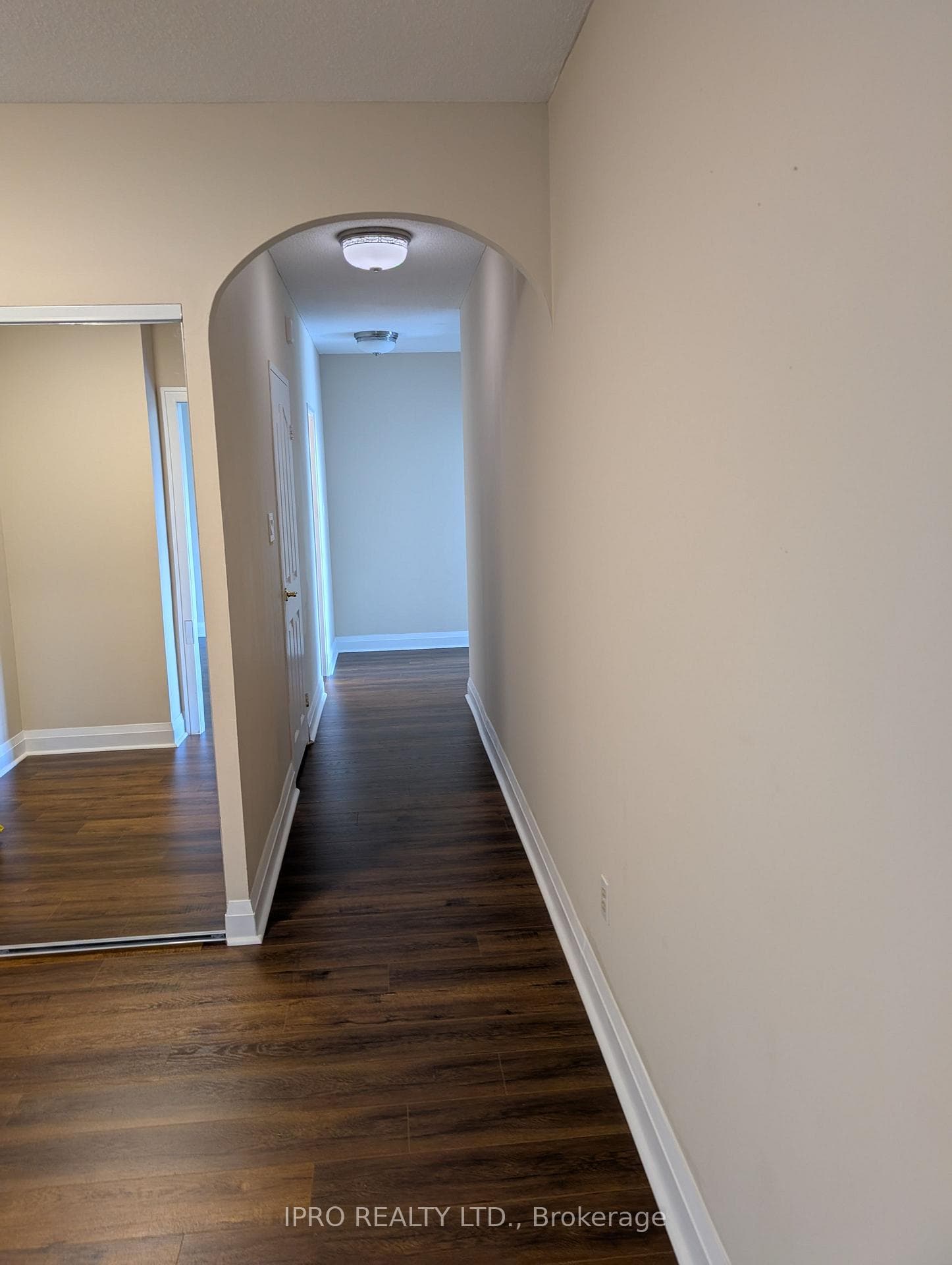 5250 Lakeshore Road Unit 404 photo 7
