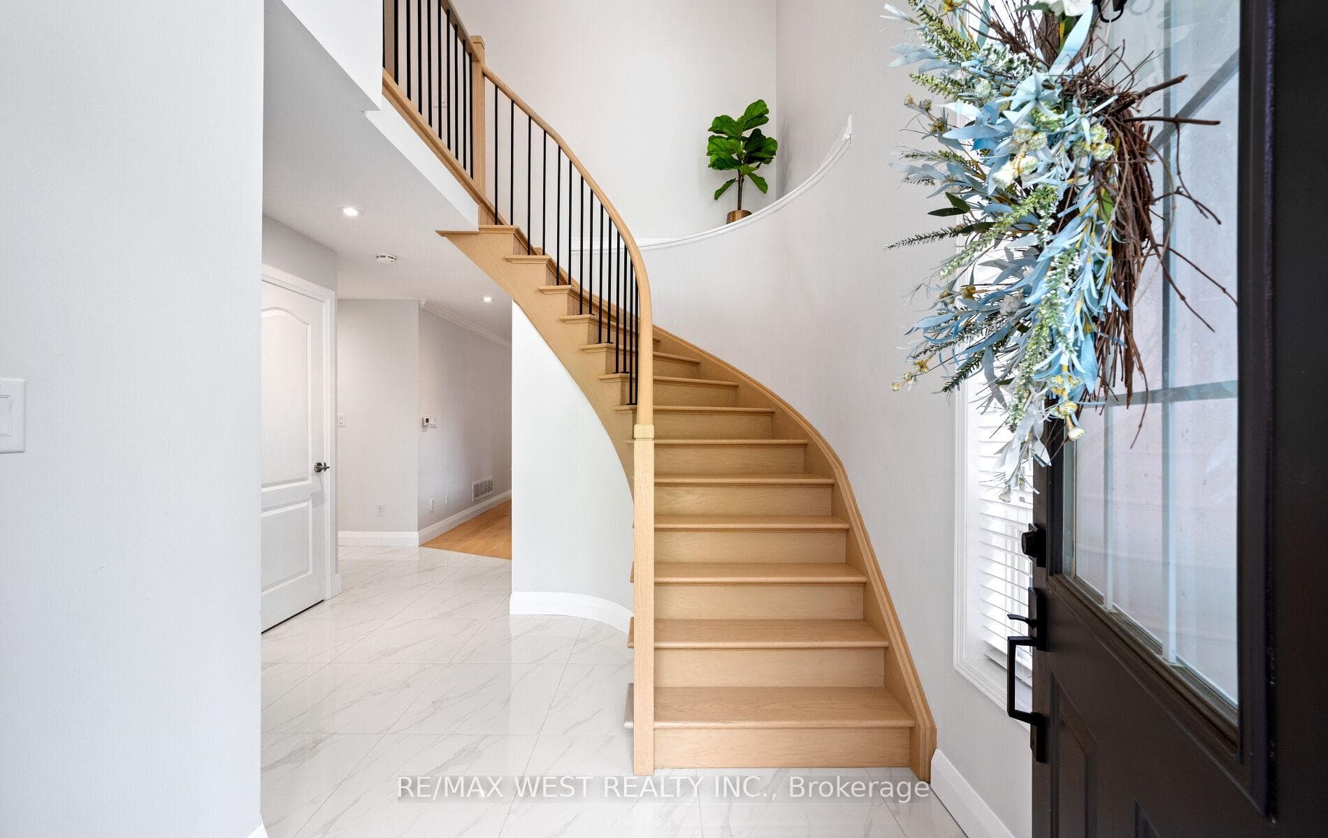 11 Beehive Drive photo 8