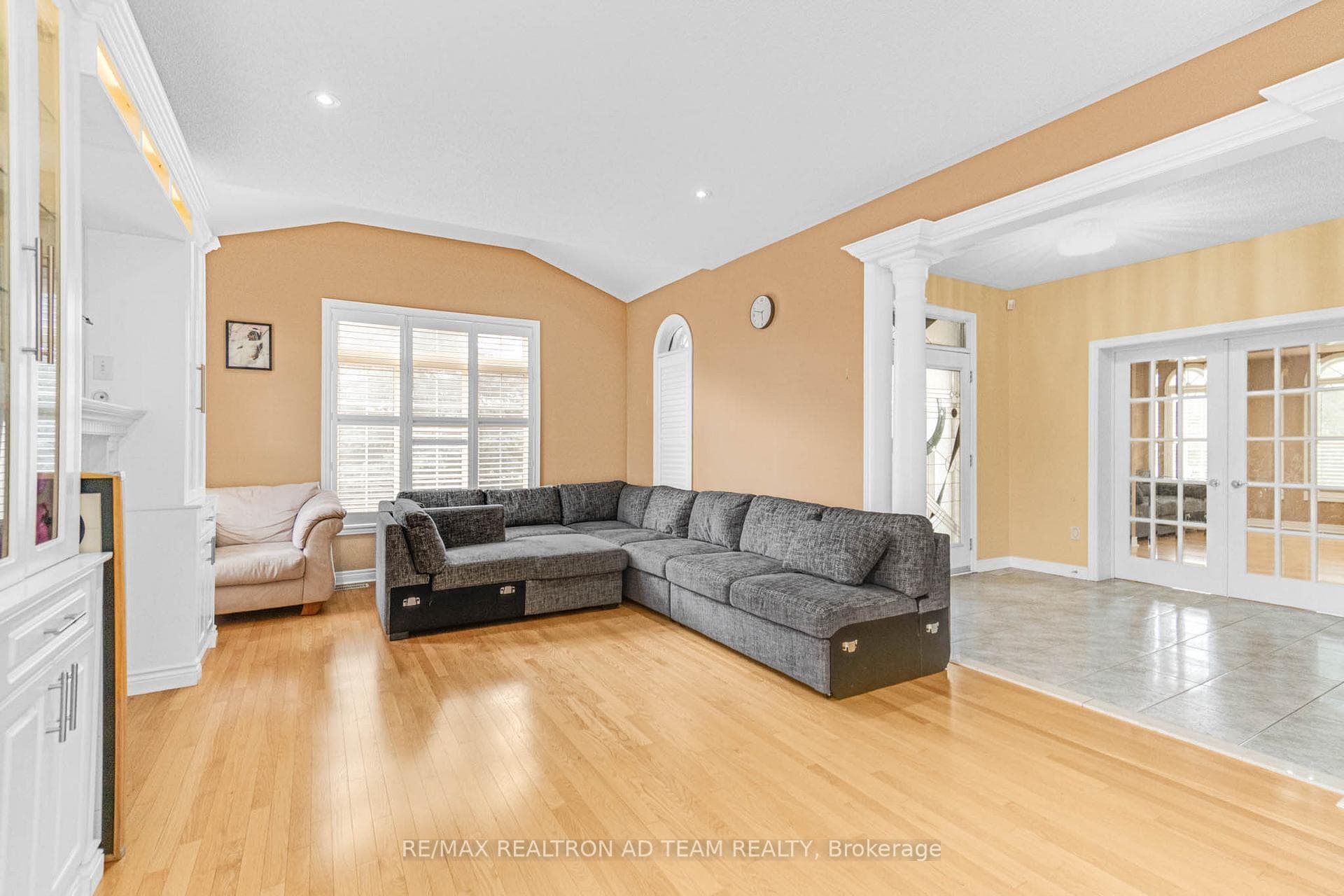 498 Tremblant Court photo 9