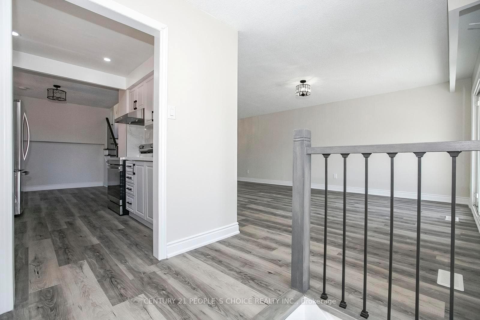 106 Winterfold Drive Unit Upper photo 9