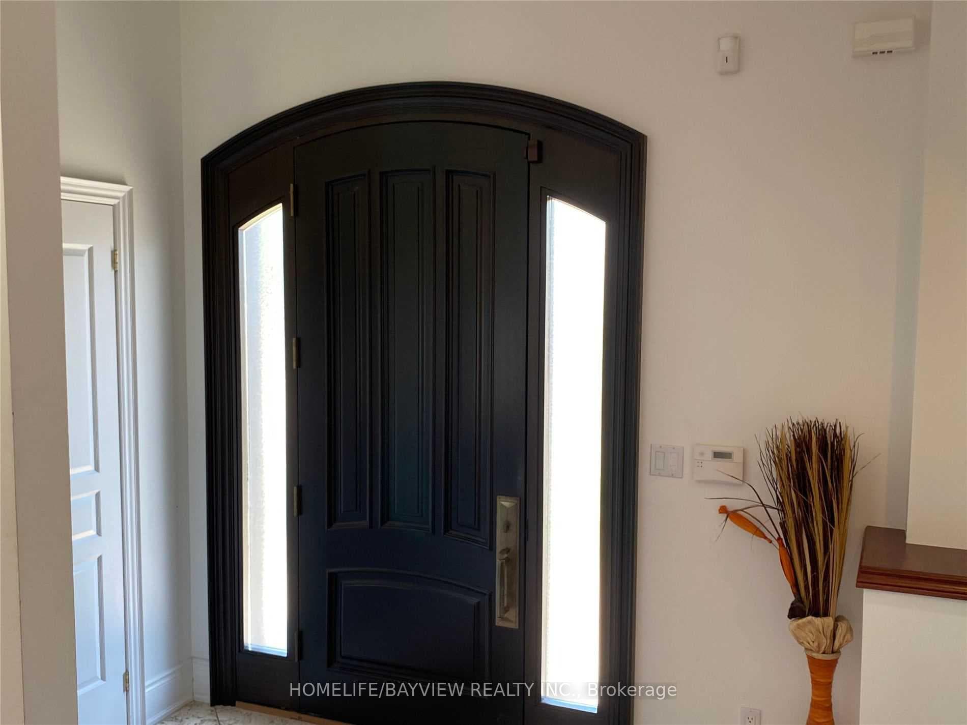374 Glengarry Avenue photo 2