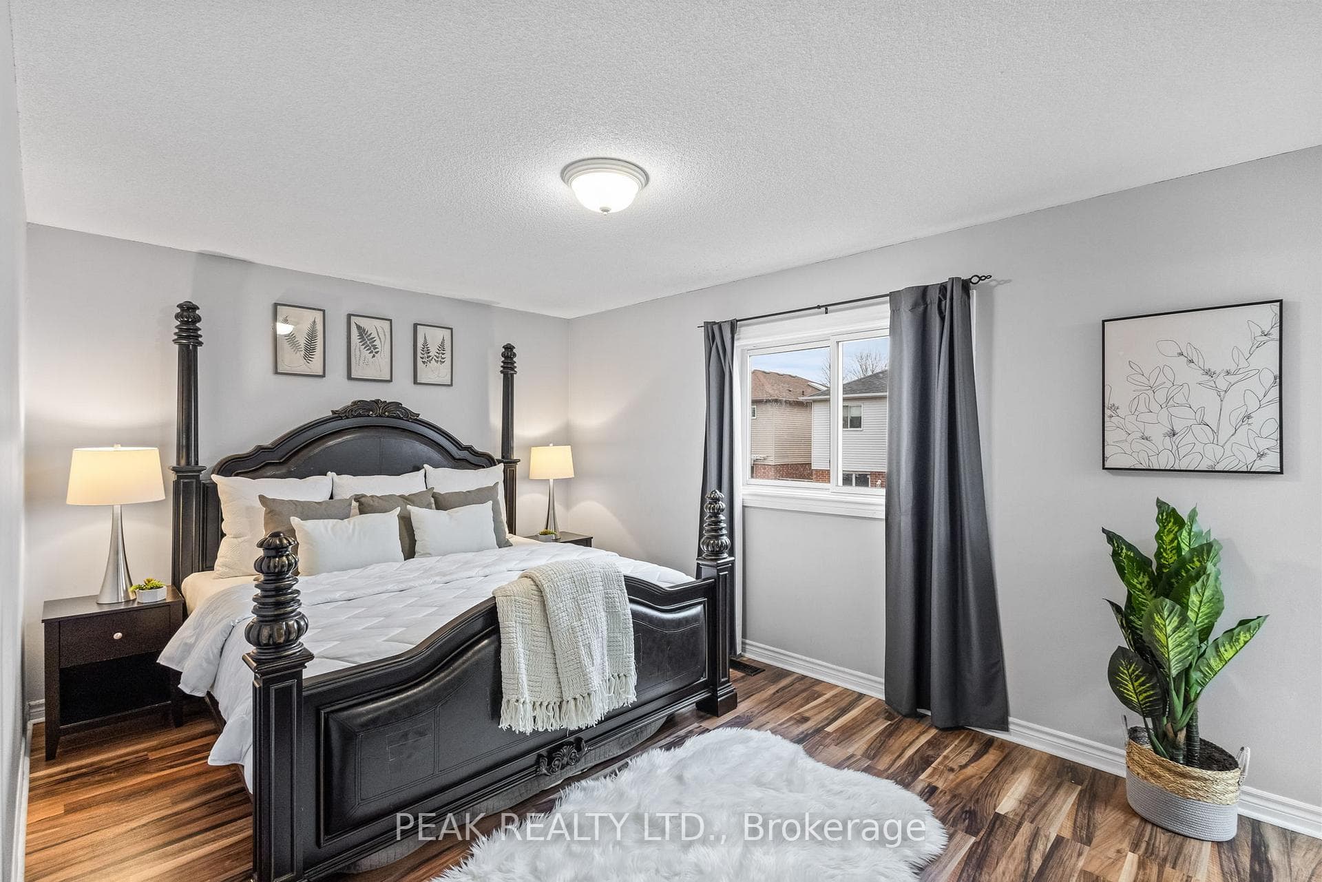 76 Fry Crescent photo 17
