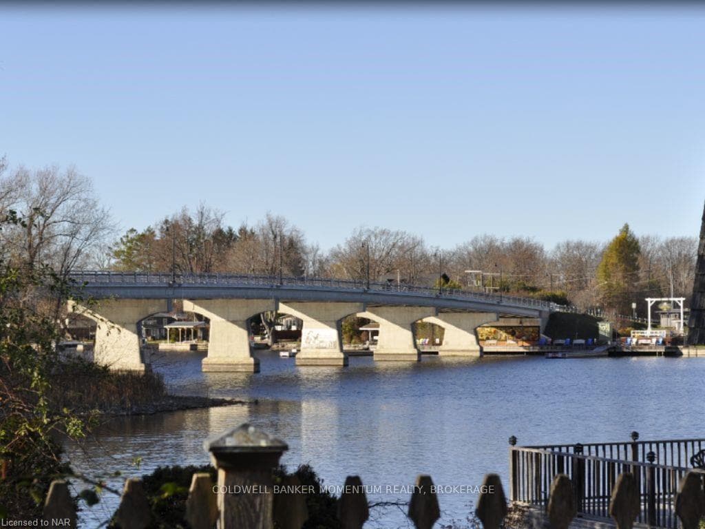 15 Rideau Ferry Road photo 6