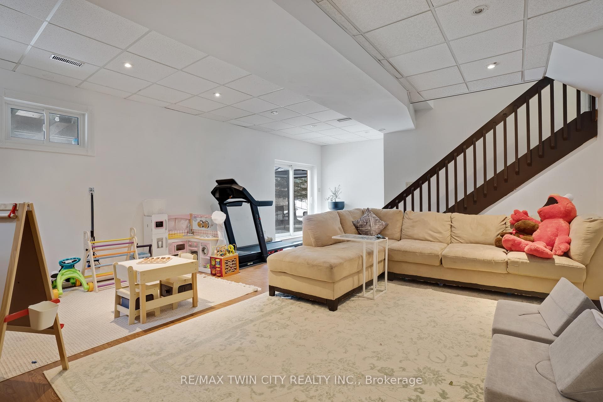 49 Wyandotte Court photo 32