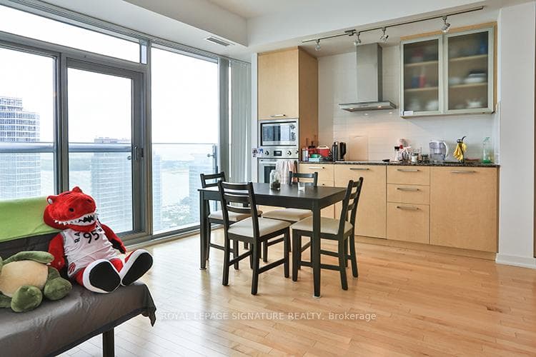 14 York Street Unit 2504 photo 5