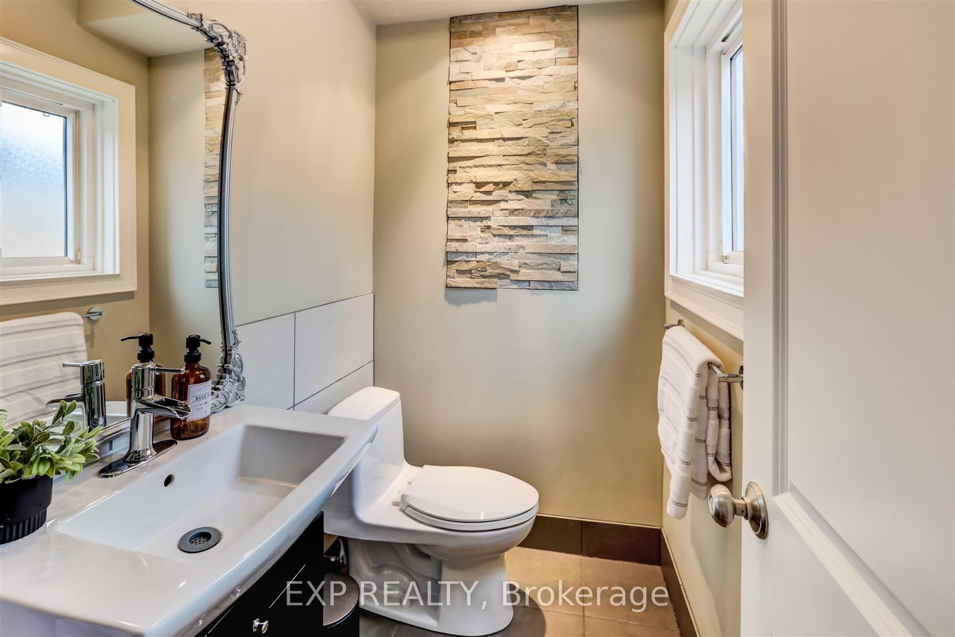 1363 Crestdale Road photo 24